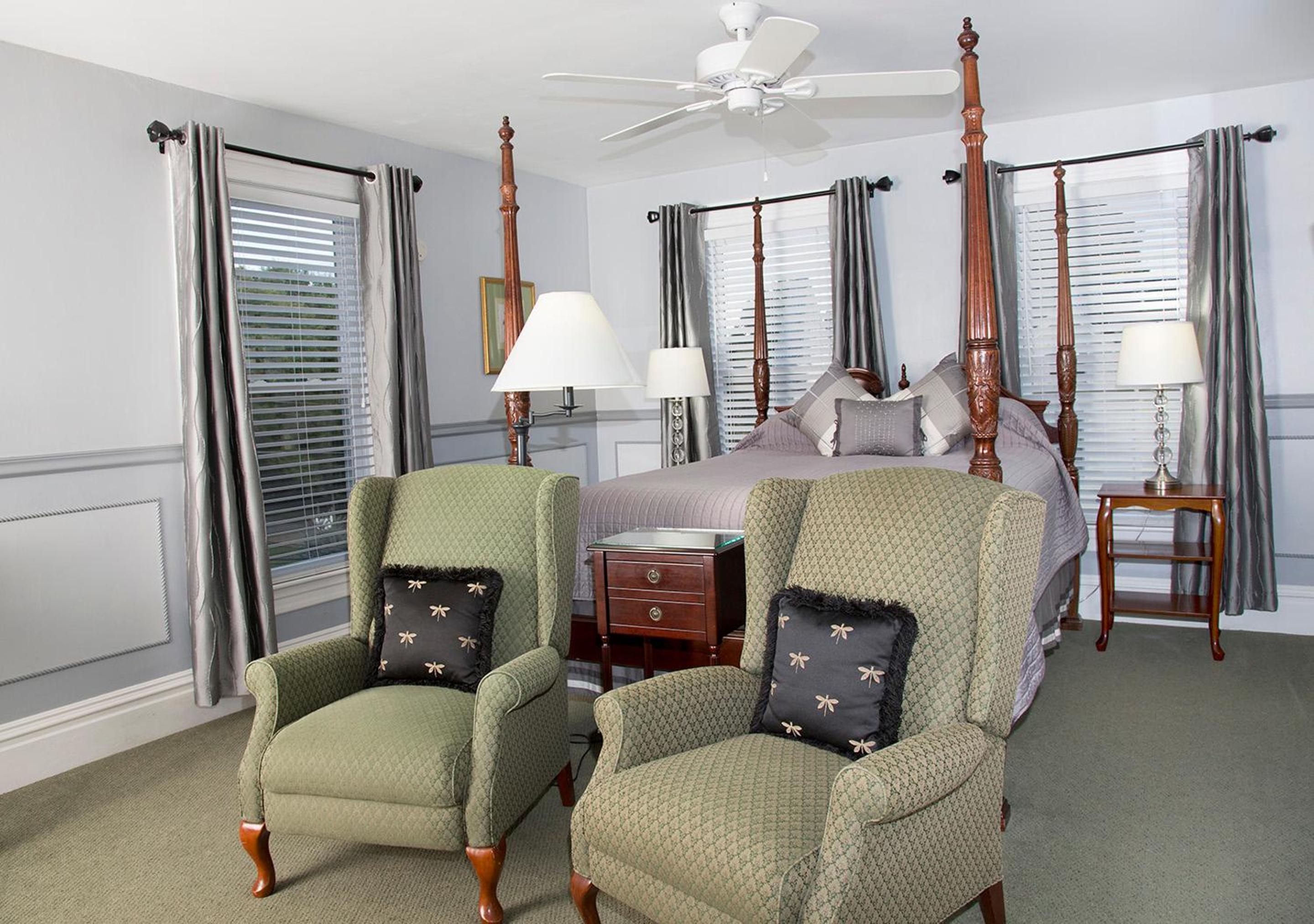 Coolidge Deluxe Bedroom photo 1