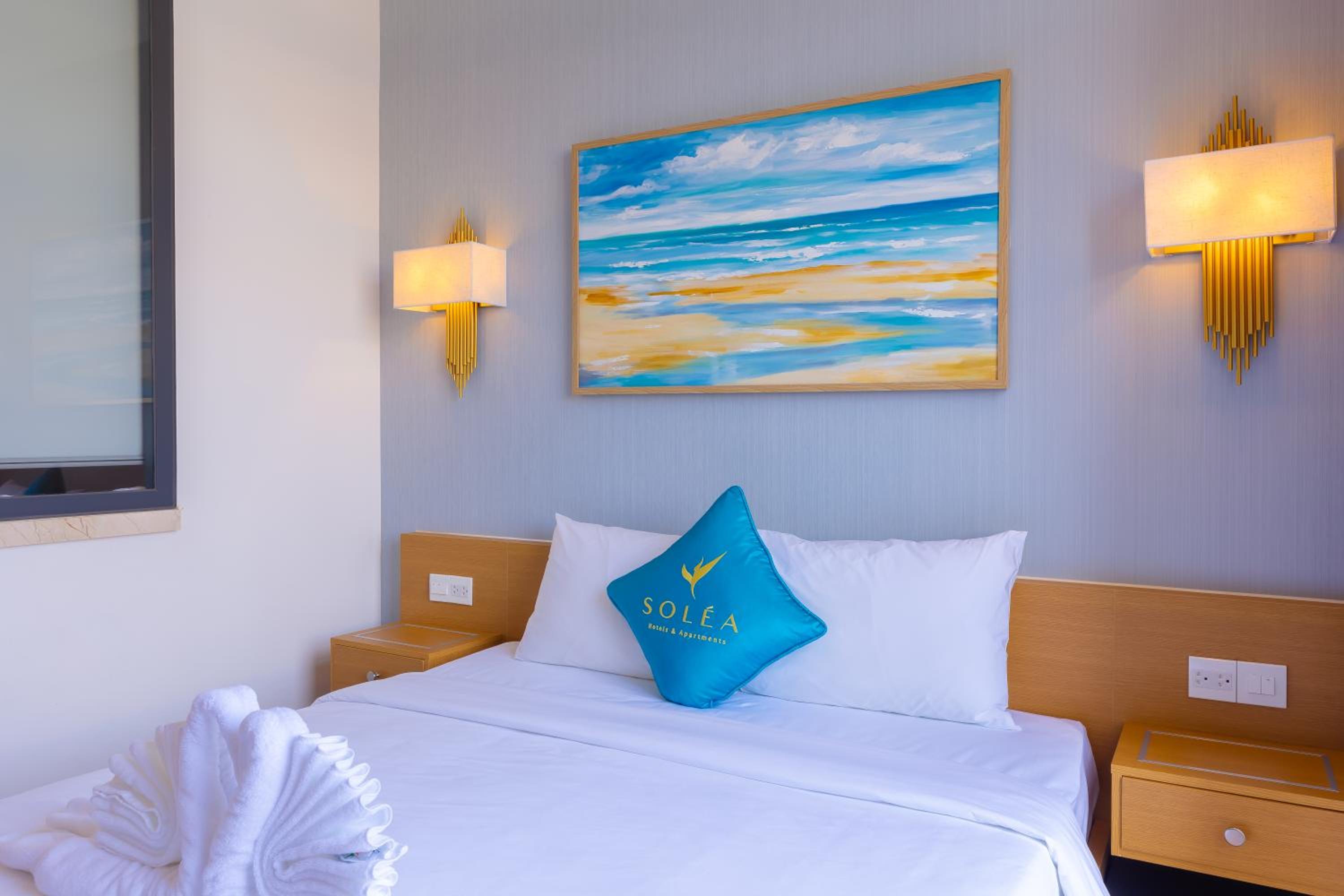 Double Room with Balcony - Photo 6
