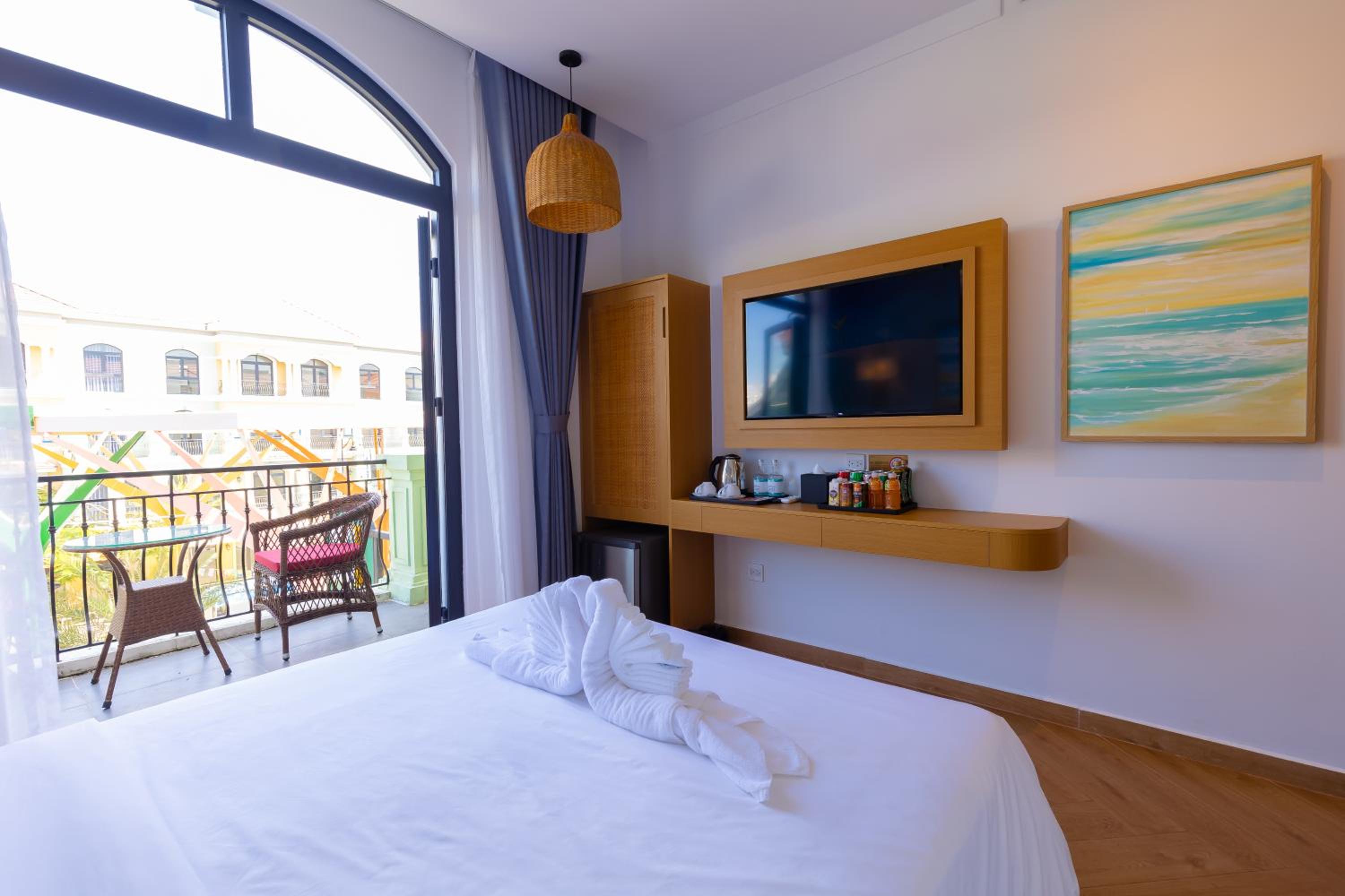 Double Room with Balcony - Photo 5
