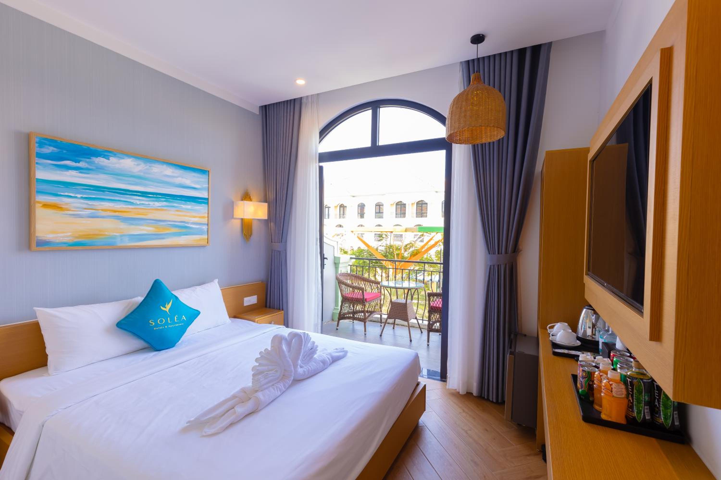 Double Room with Balcony - Photo 1