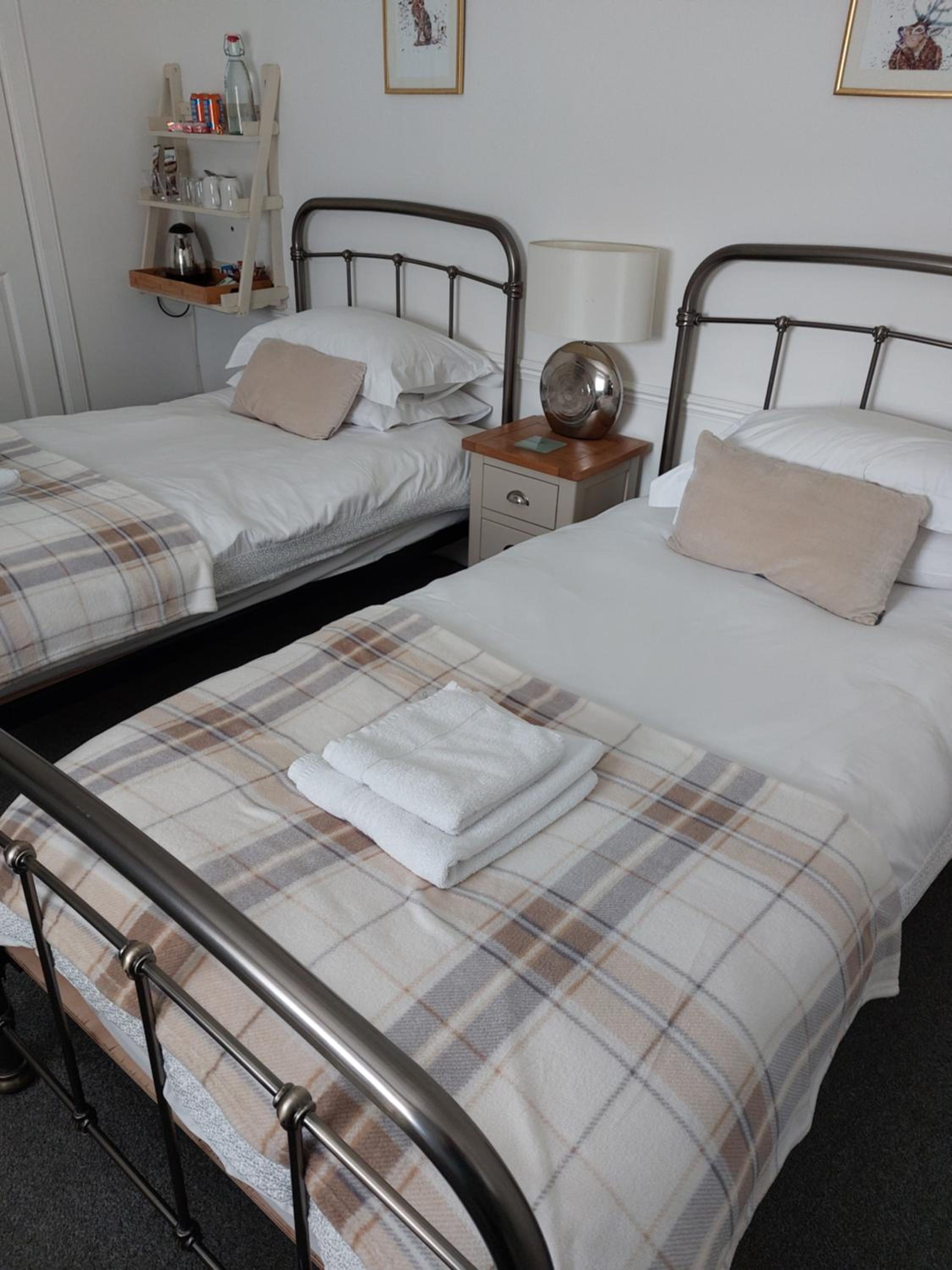 Twin Room - Photo 1