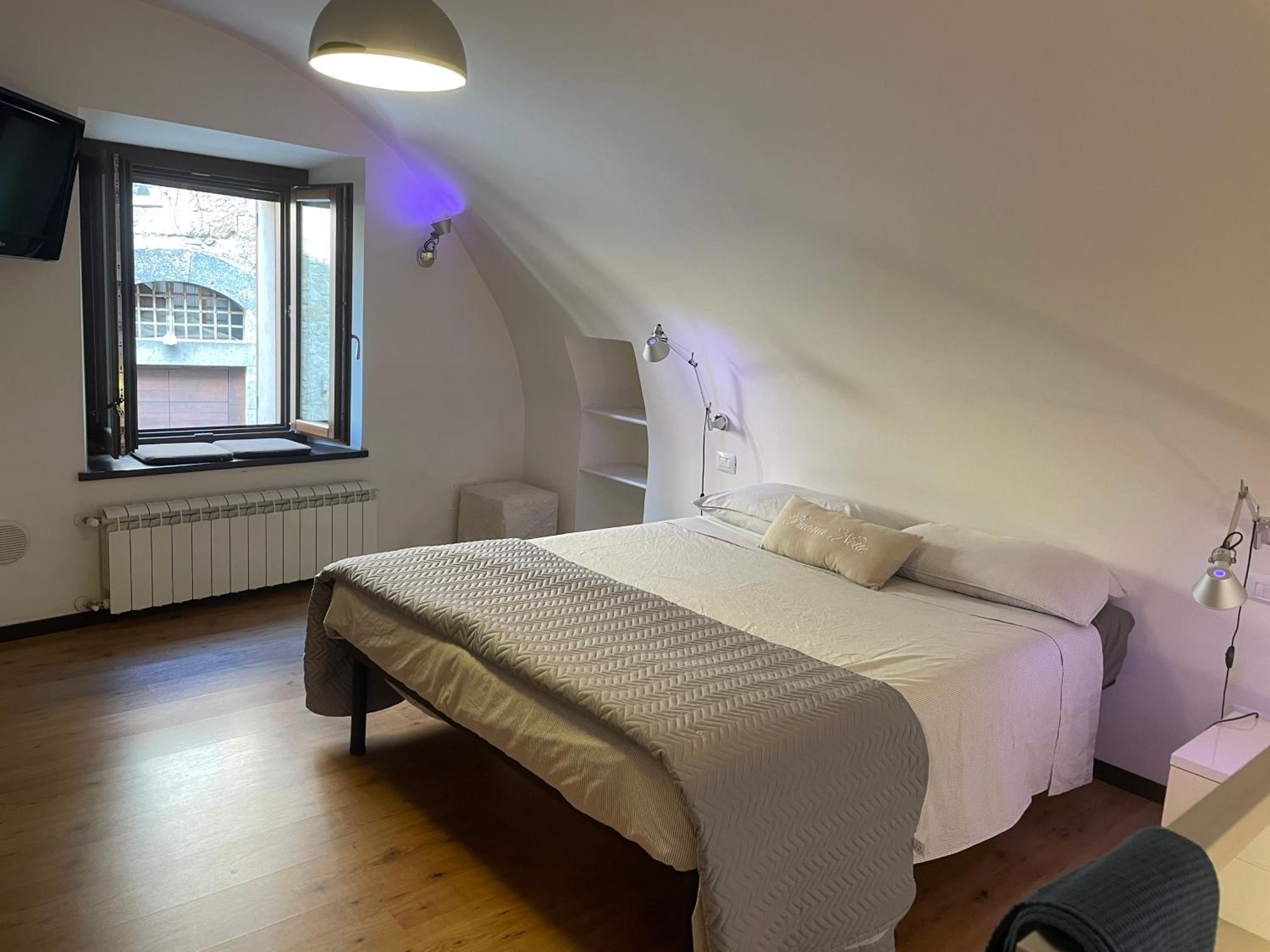 One-Bedroom Apartment - Photo 22