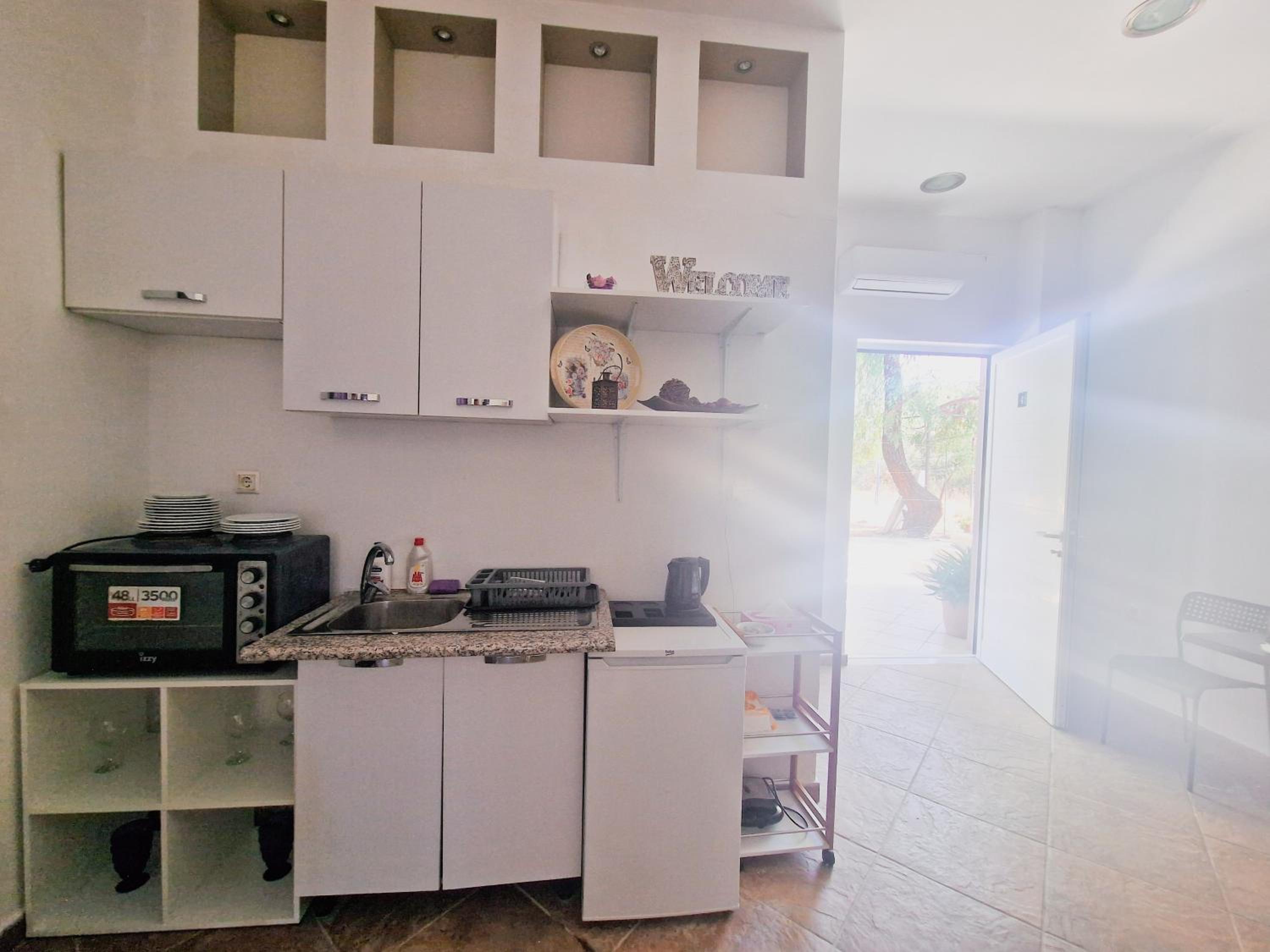 One-Bedroom Apartment photo 2