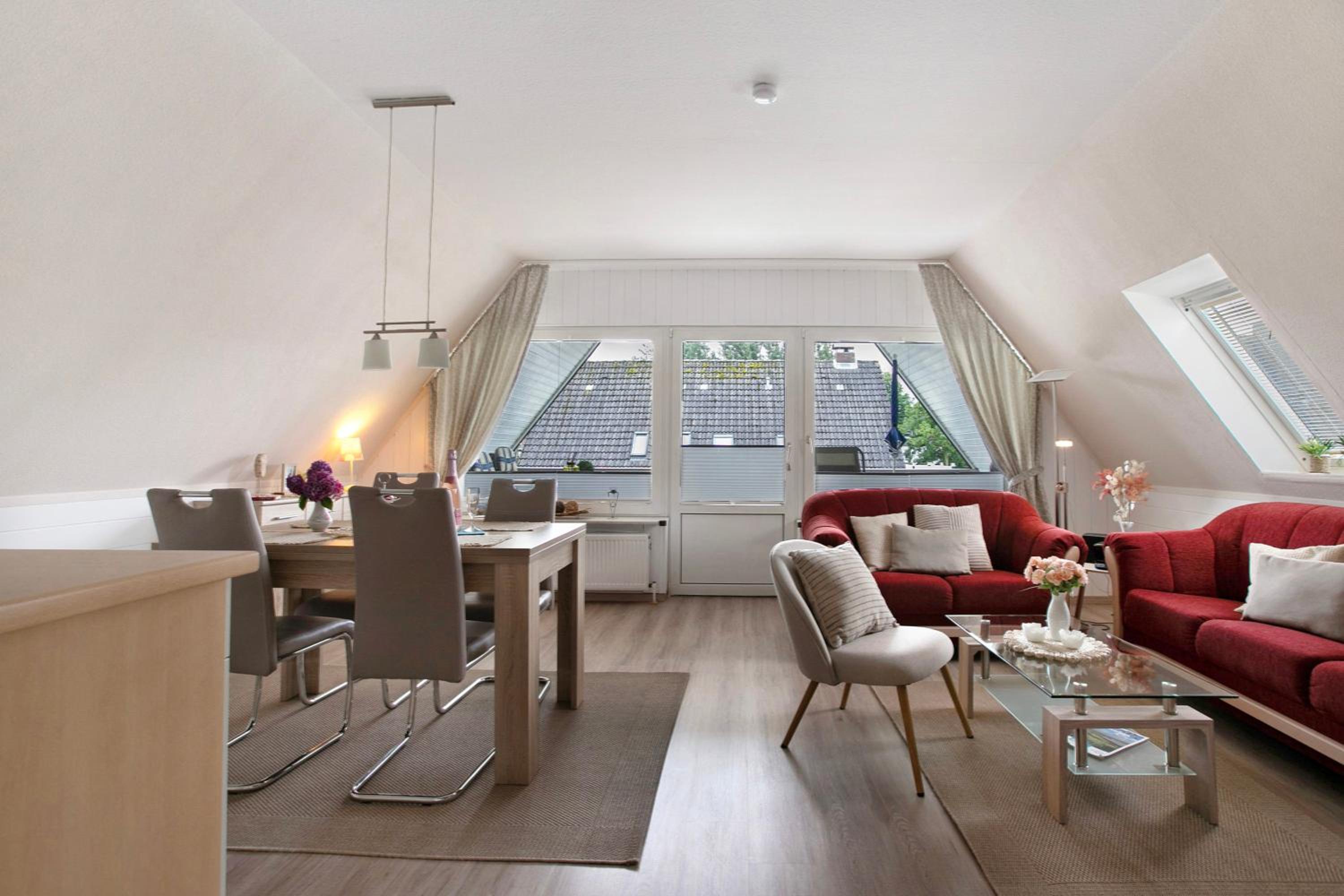 Two-Bedroom Deluxe Apartment with Balcony photo 1