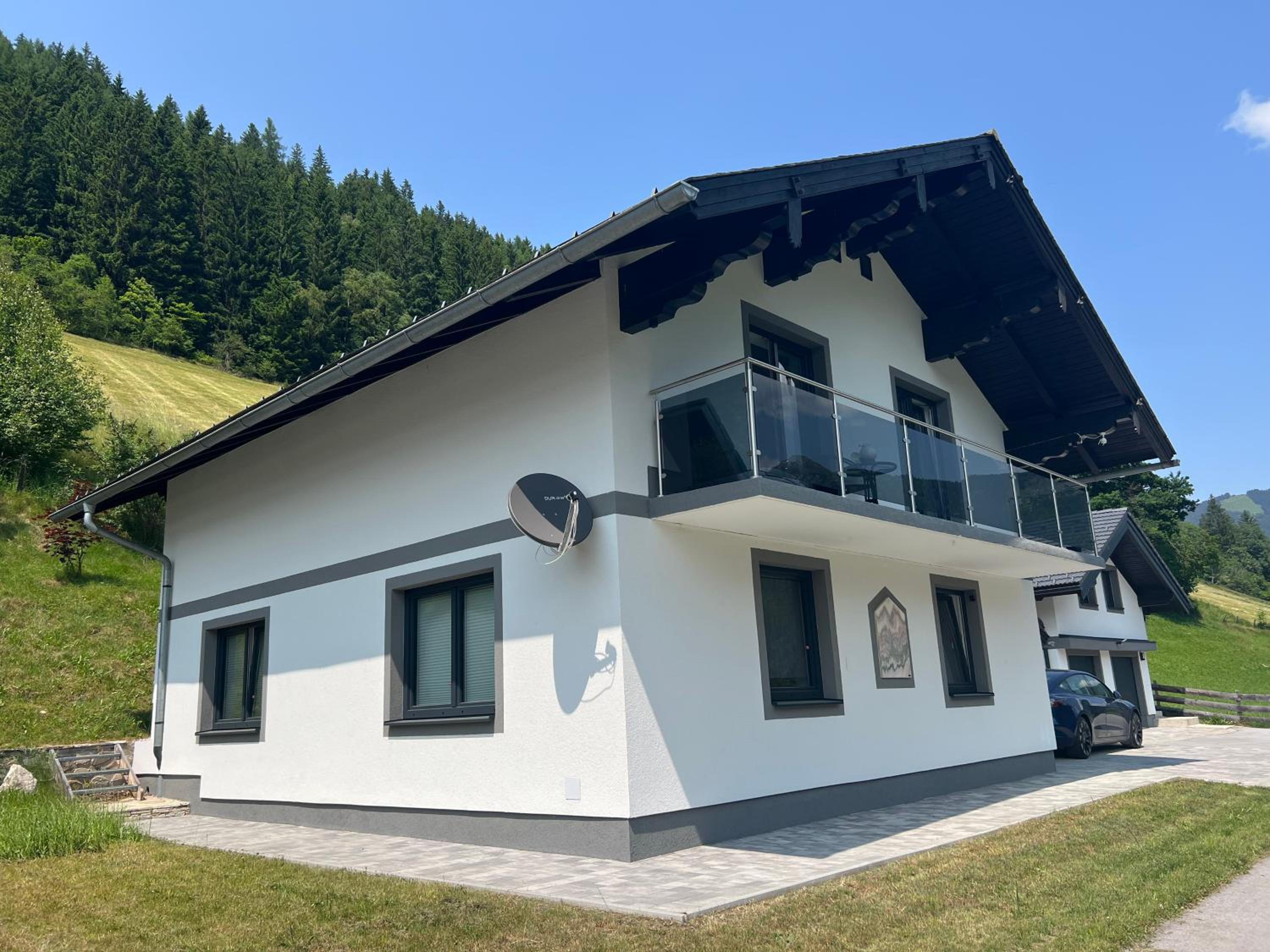 Three-Bedroom House photo 2