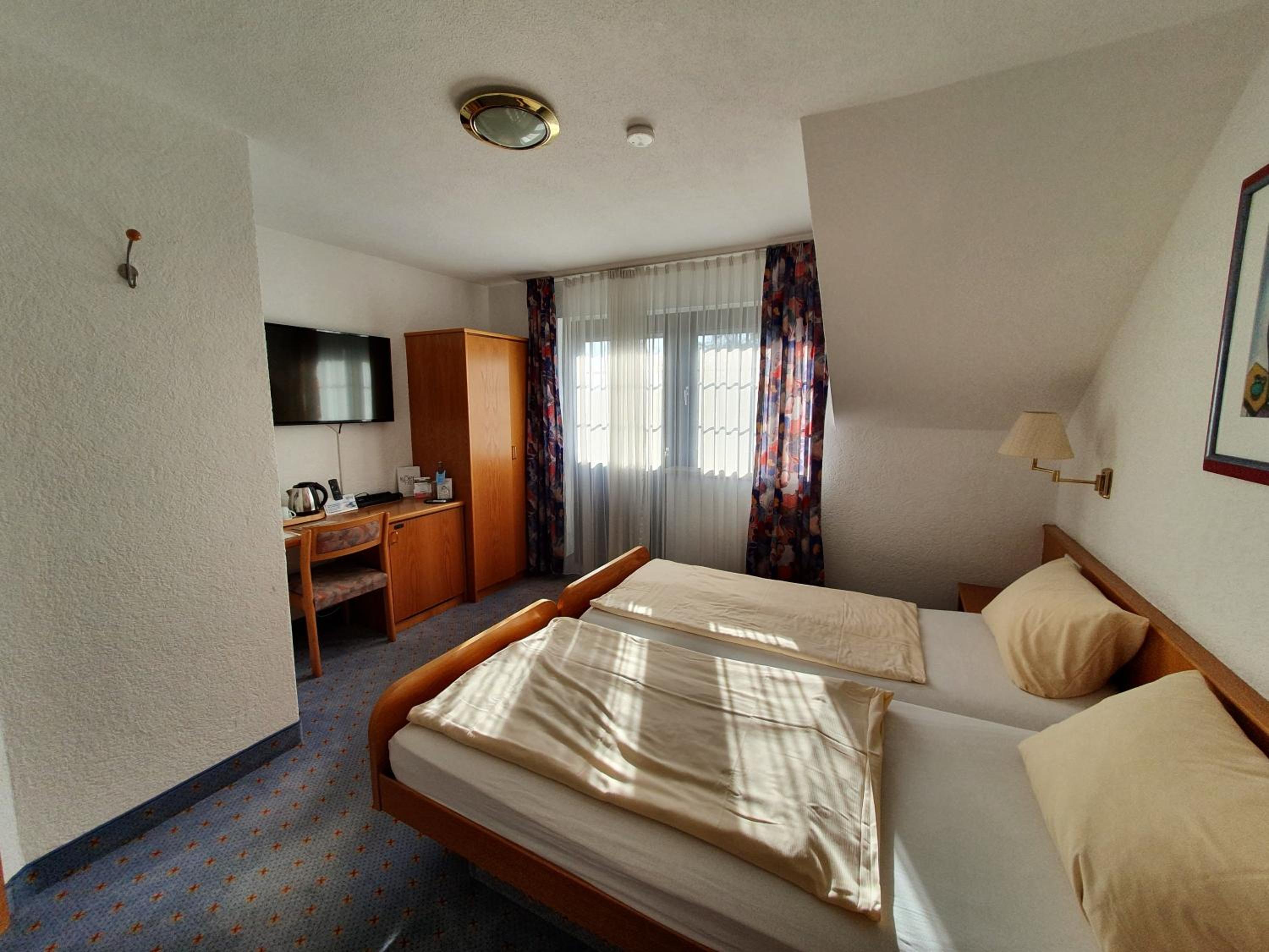 Double Room - Photo 4