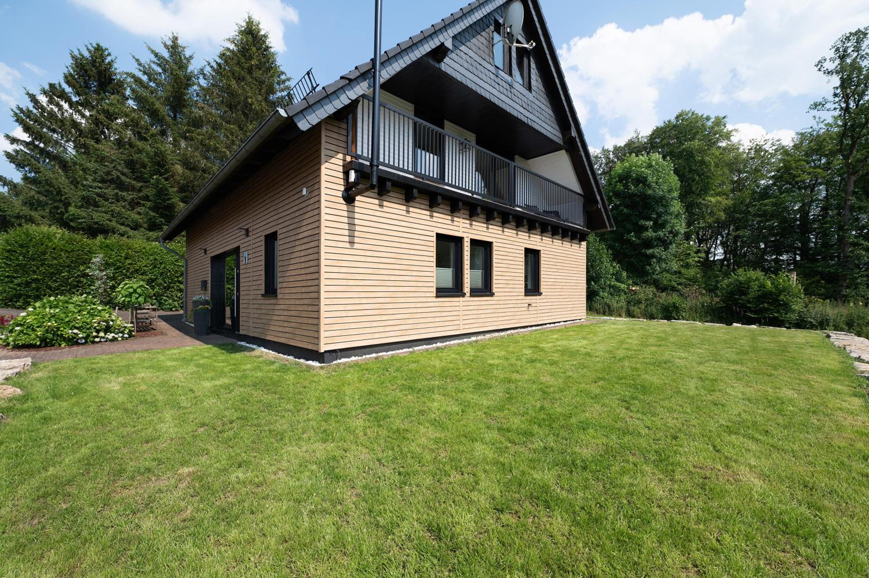 Two-Bedroom Deluxe Apartment with Garden View photo 3