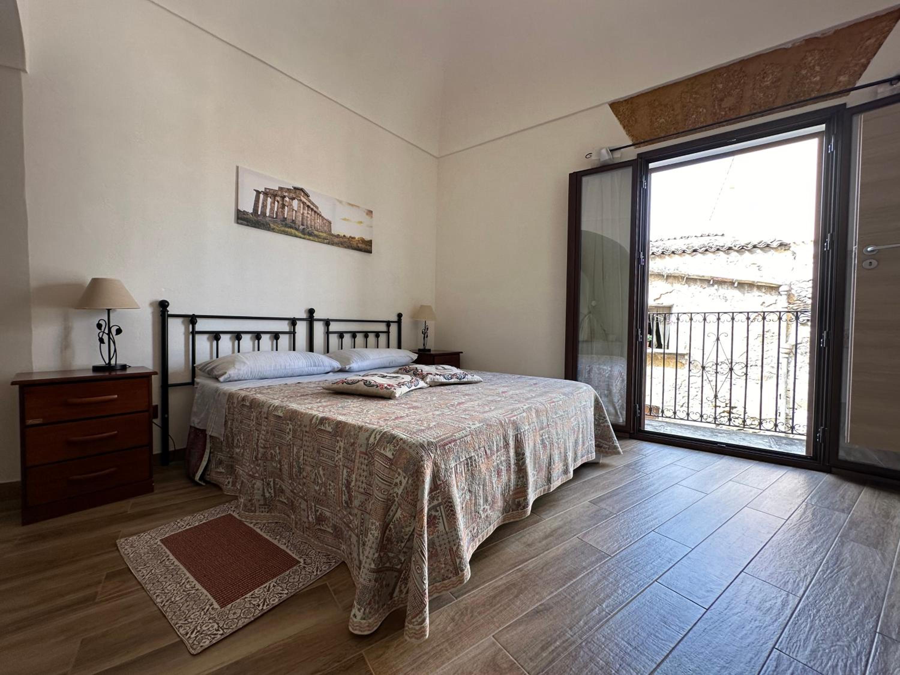 One-Bedroom House - Photo 10