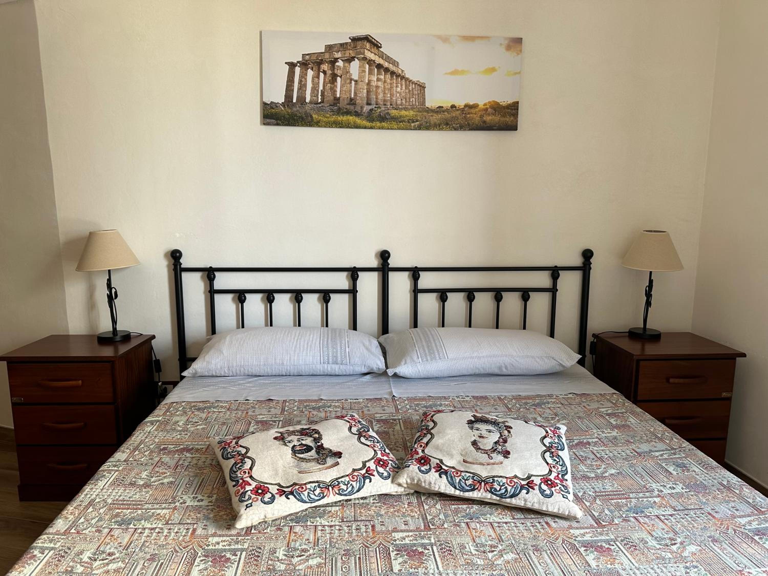 One-Bedroom House - Photo 3