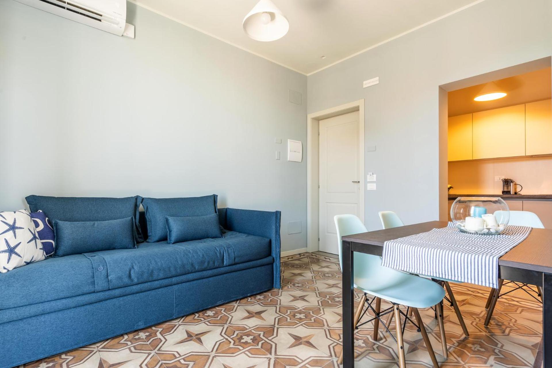 One-Bedroom Standard Apartment - Photo 4