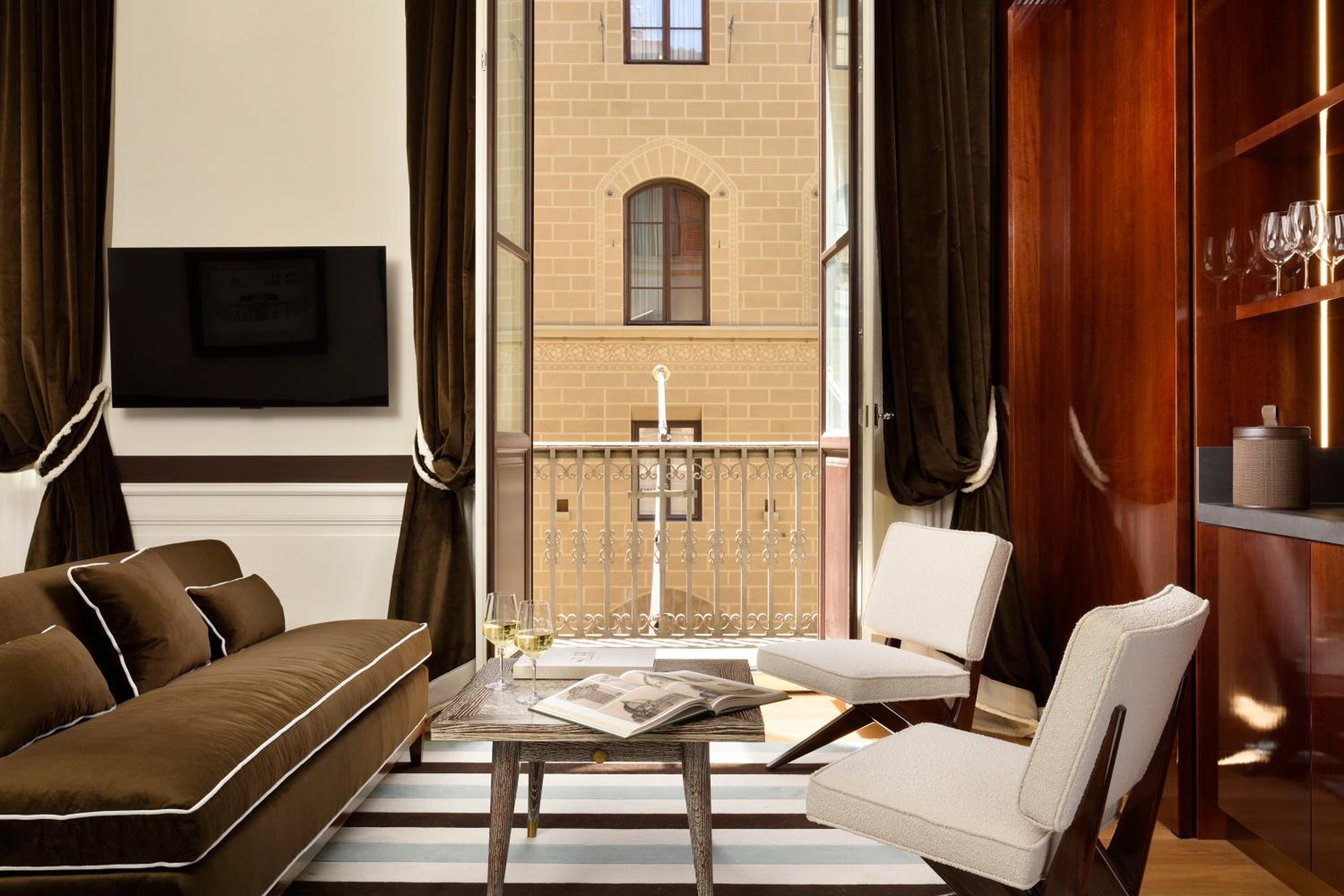 Deluxe Double Room photo 3