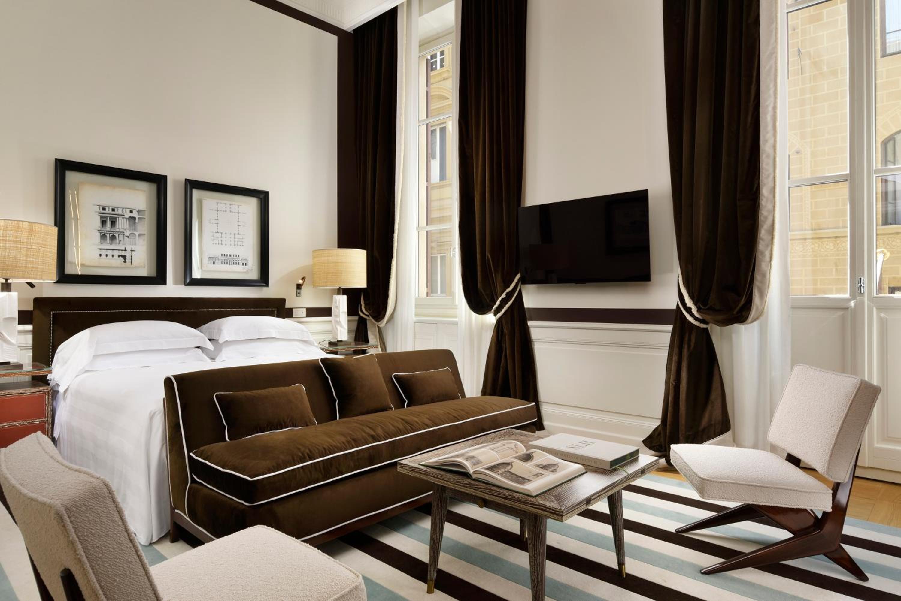 Deluxe Double Room photo 2