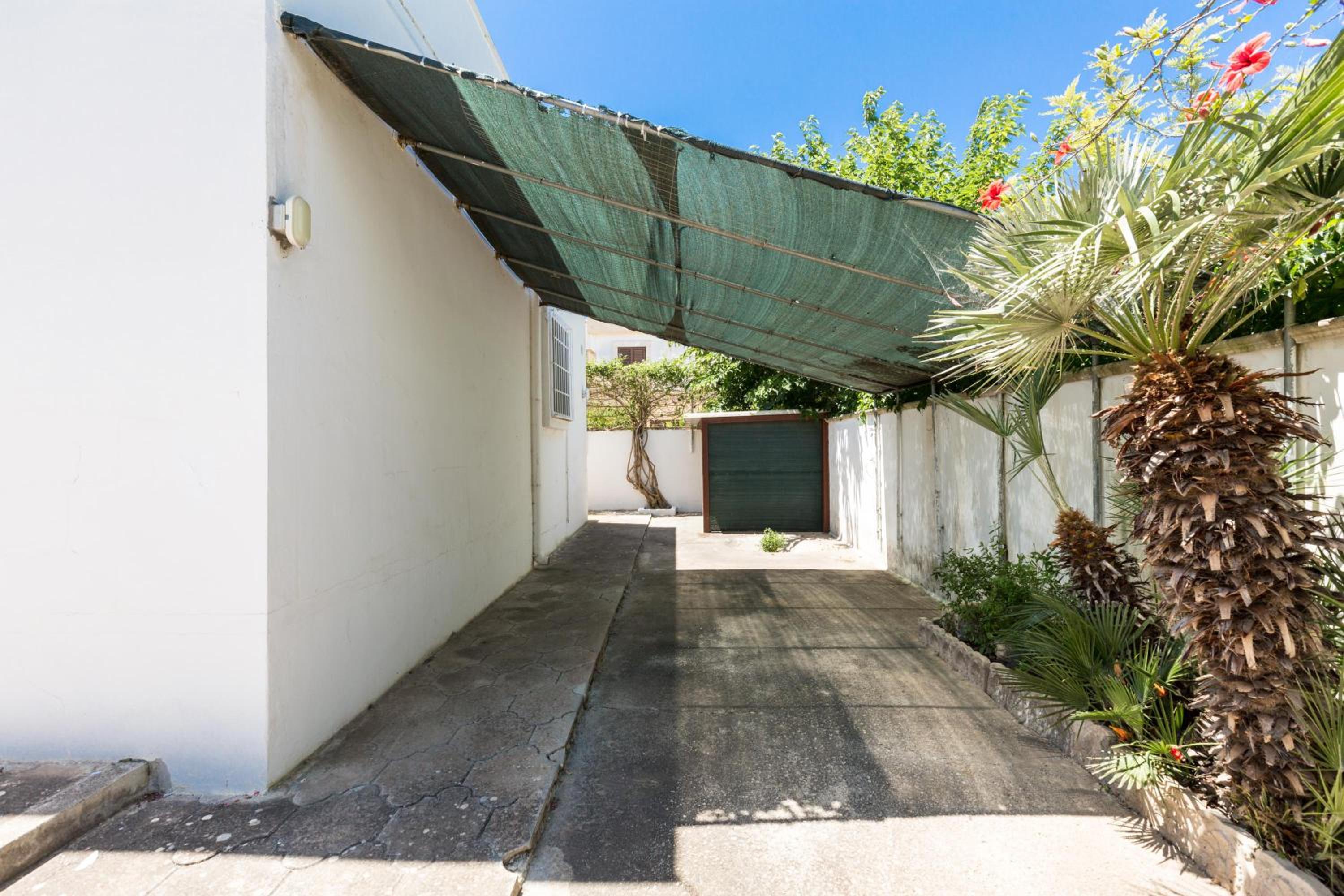 Three-Bedroom House photo 2