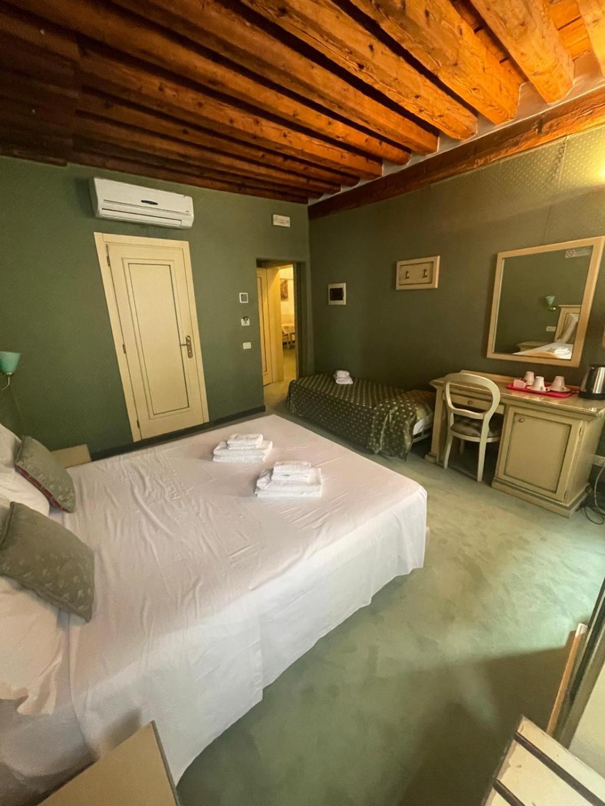 Triple Room photo 2