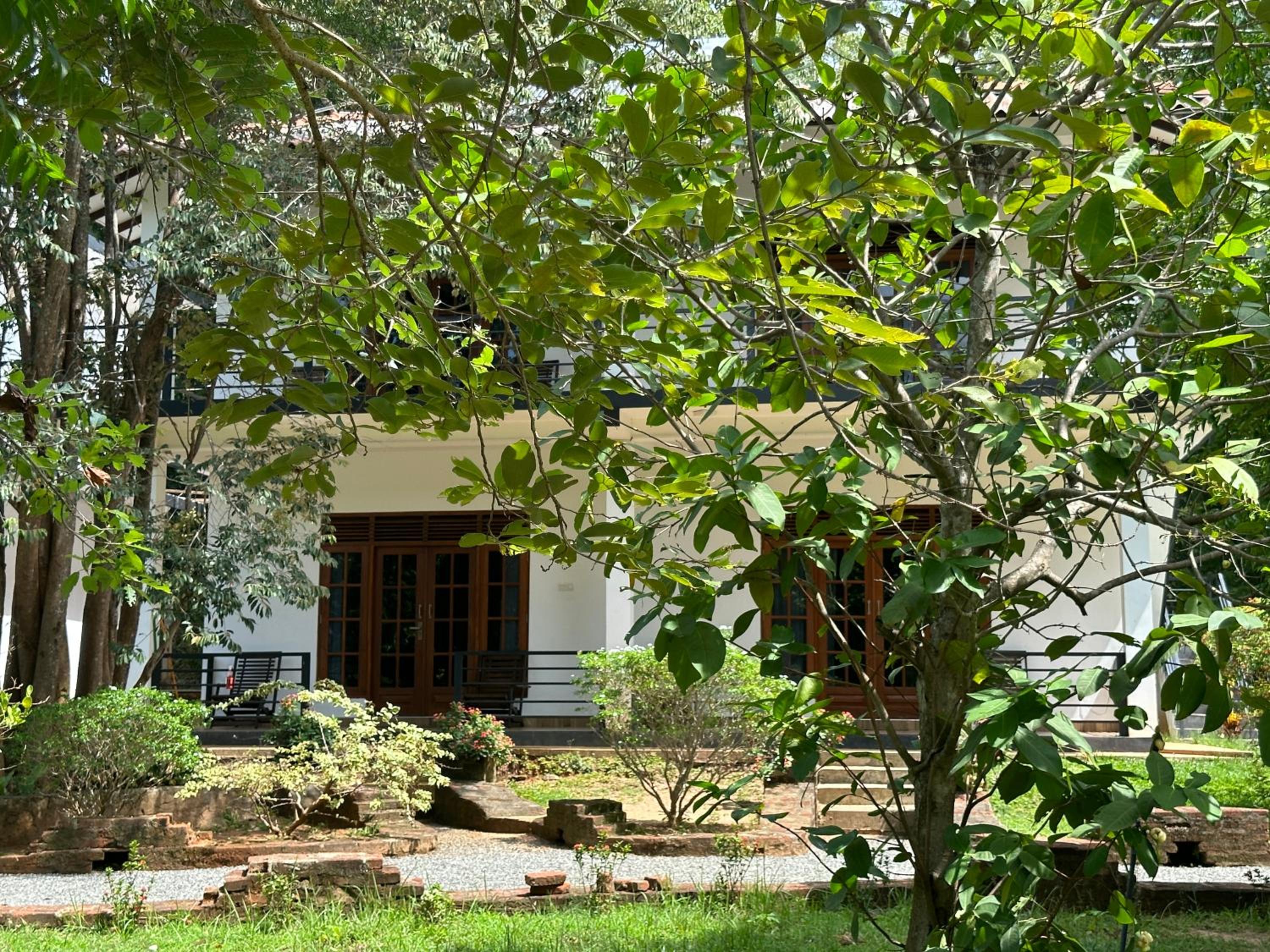 Deluxe Double Room with Balcony photo 2
