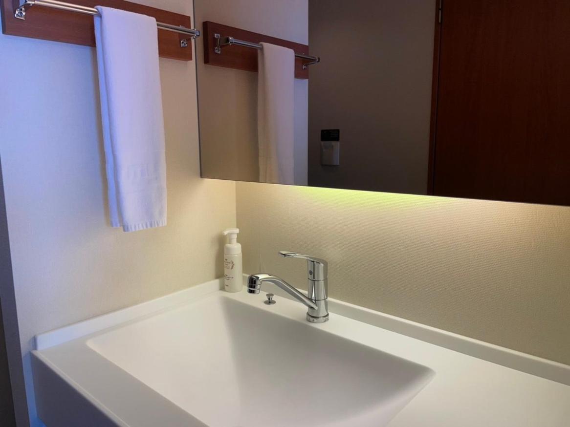 Twin Room - Non-Smoking - Photo 3