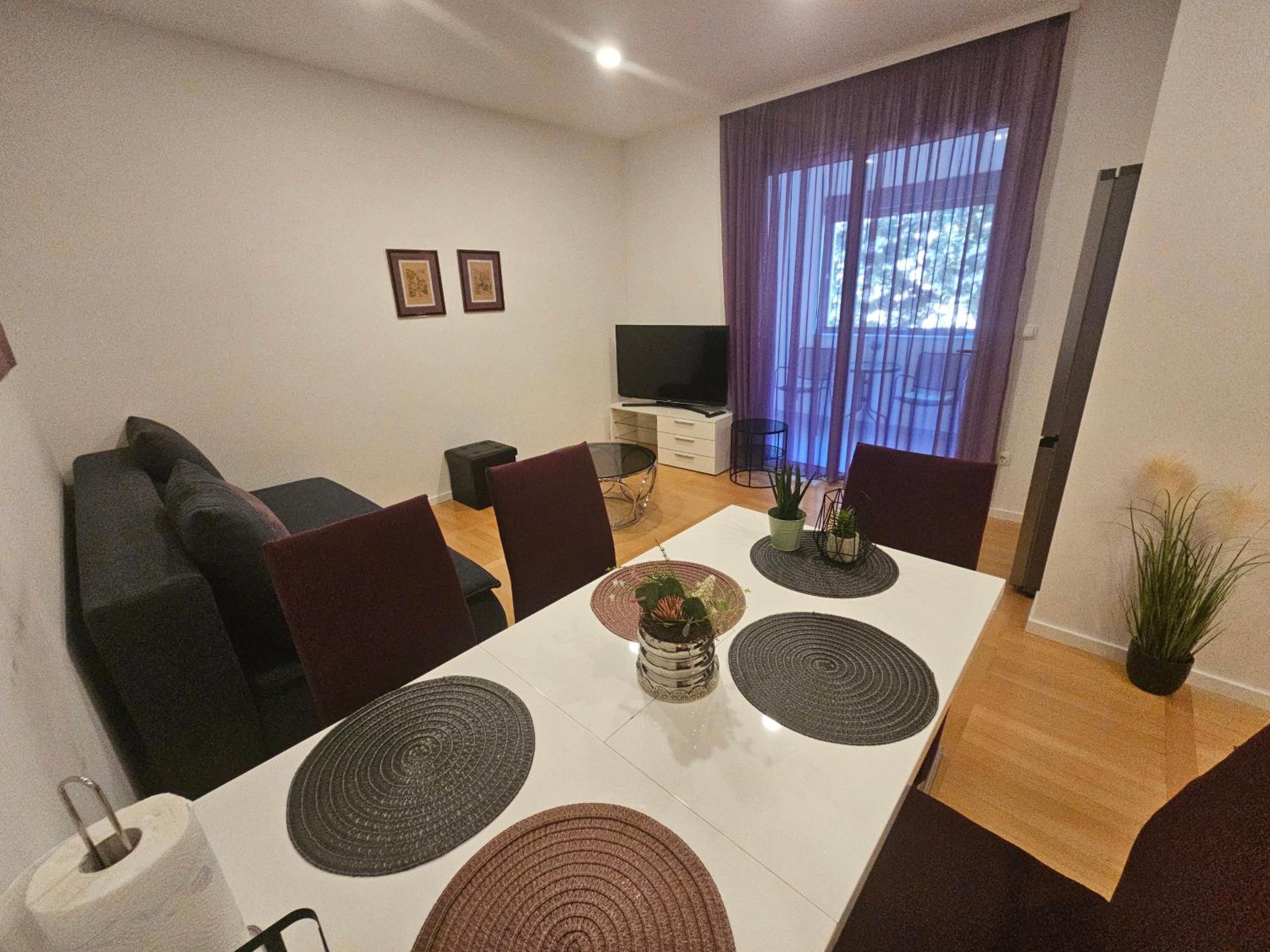 Deluxe Apartment photo 1