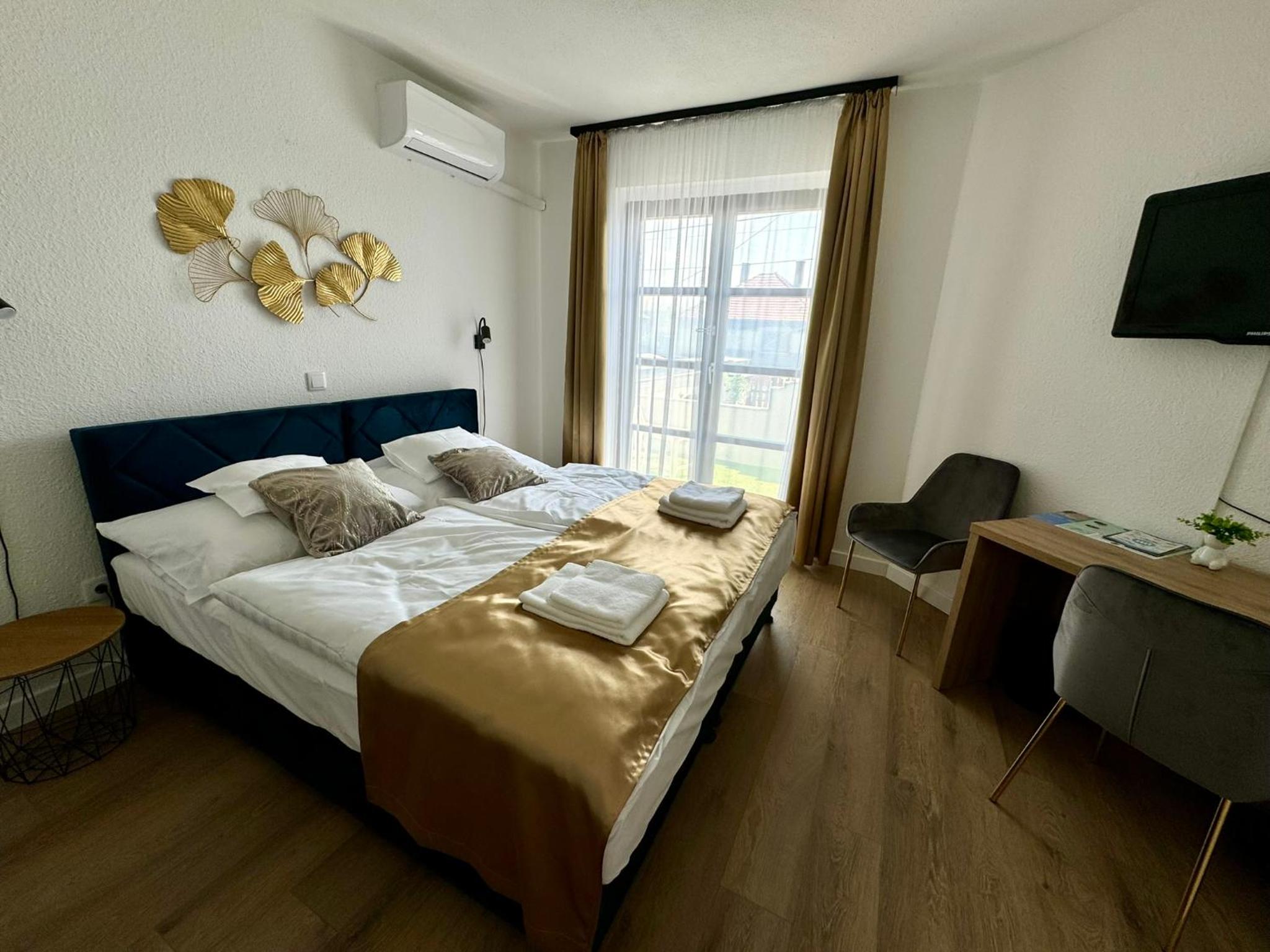 Double Room With Private Bathroom photo 3