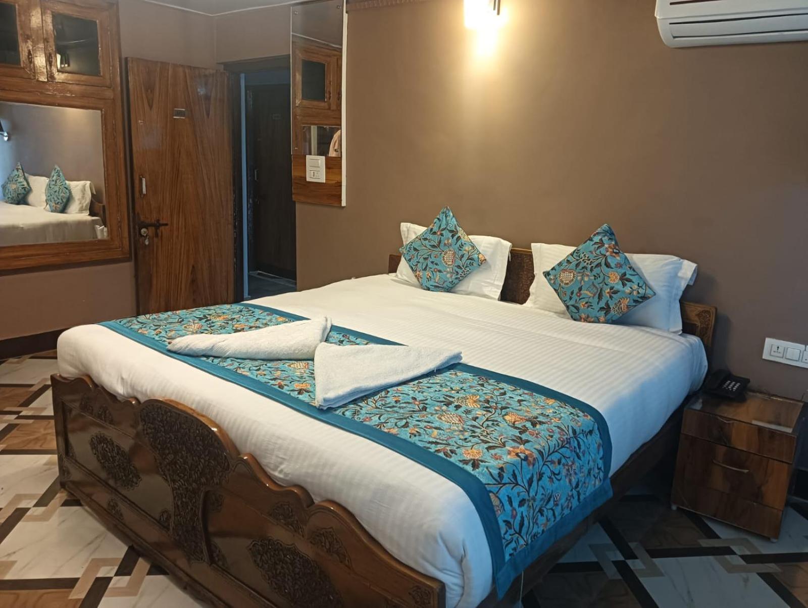 Classic Quadruple Room