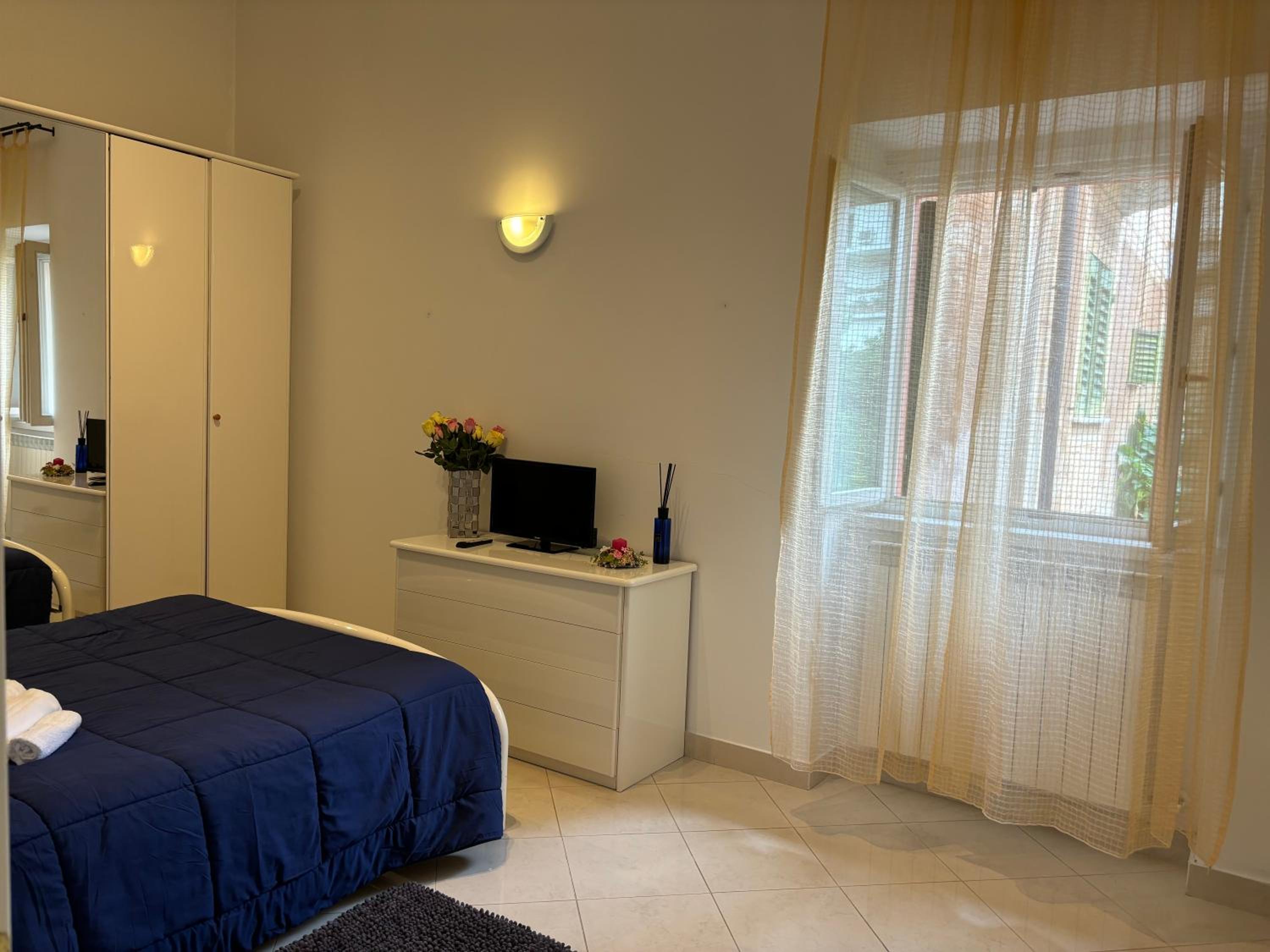 Three-Bedroom House photo 3