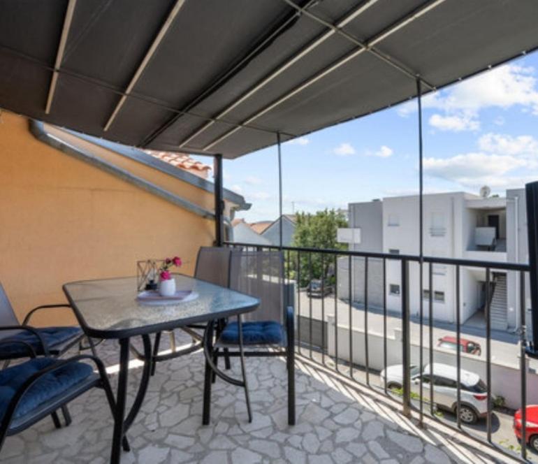 Apartment with Garden View - Photo 10