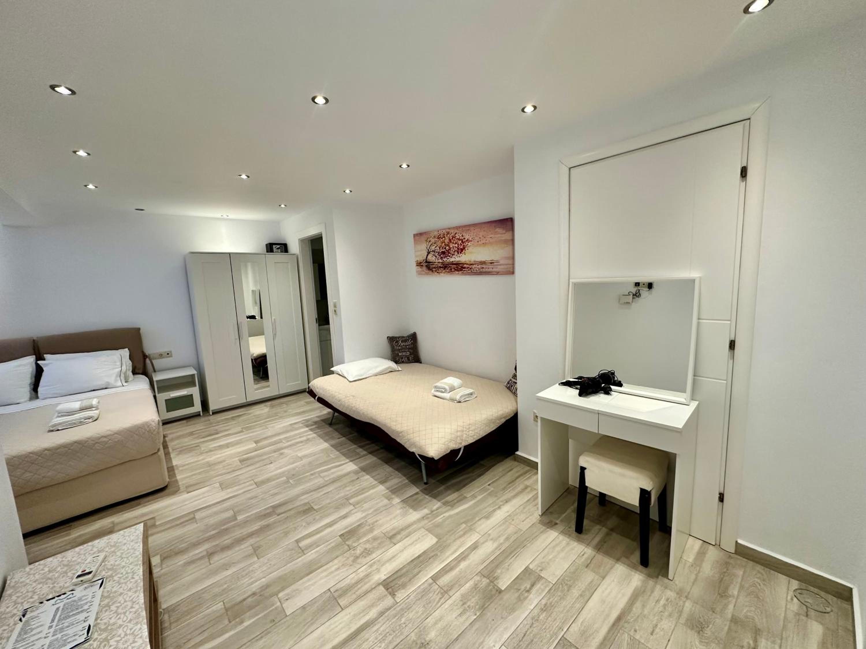 Economy Triple Room