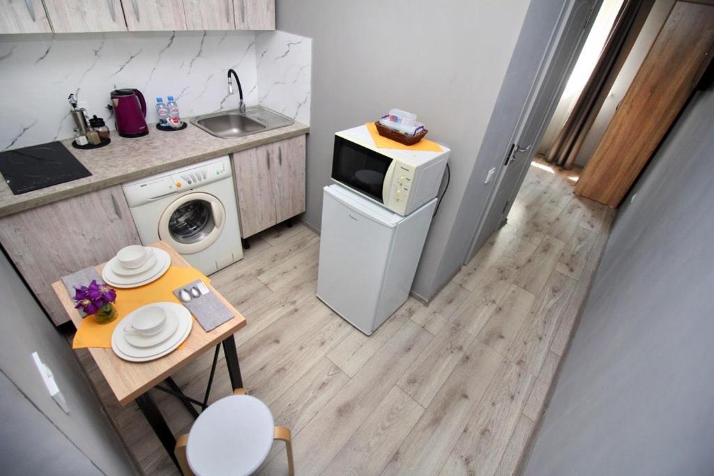 One-Bedroom Apartment photo 2