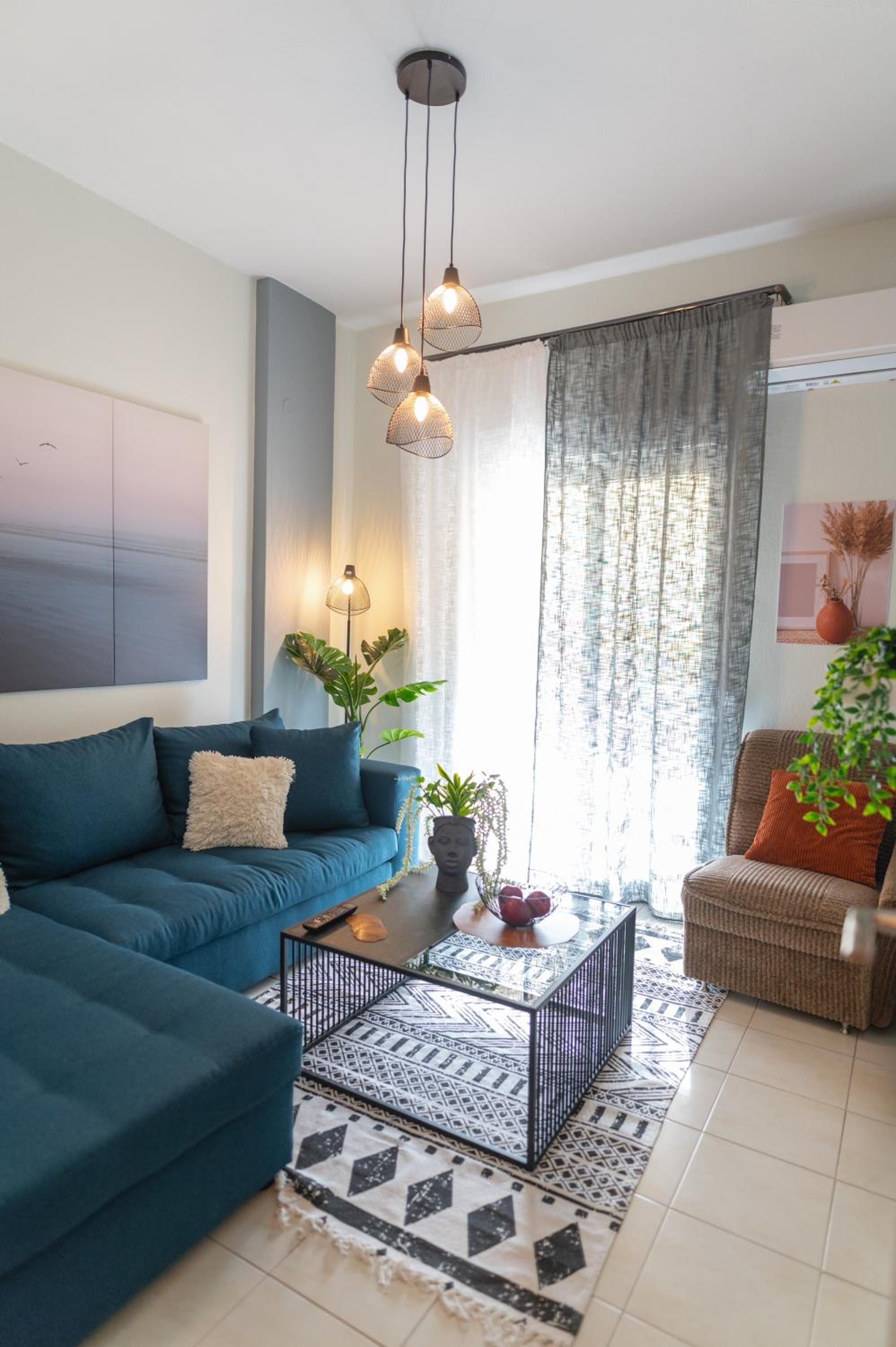 One-Bedroom Apartment photo 1