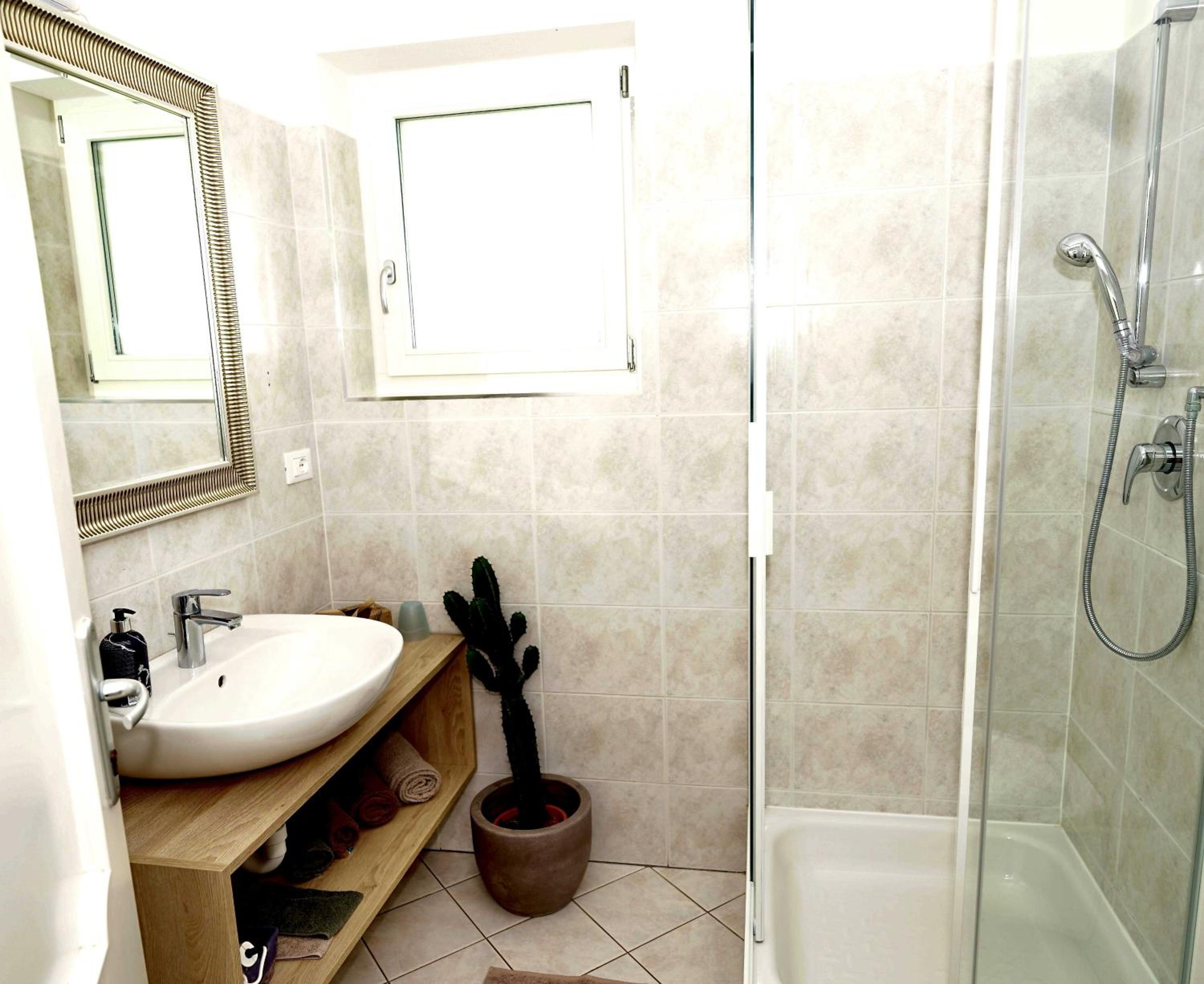 Double Room with Balcony - Photo 31