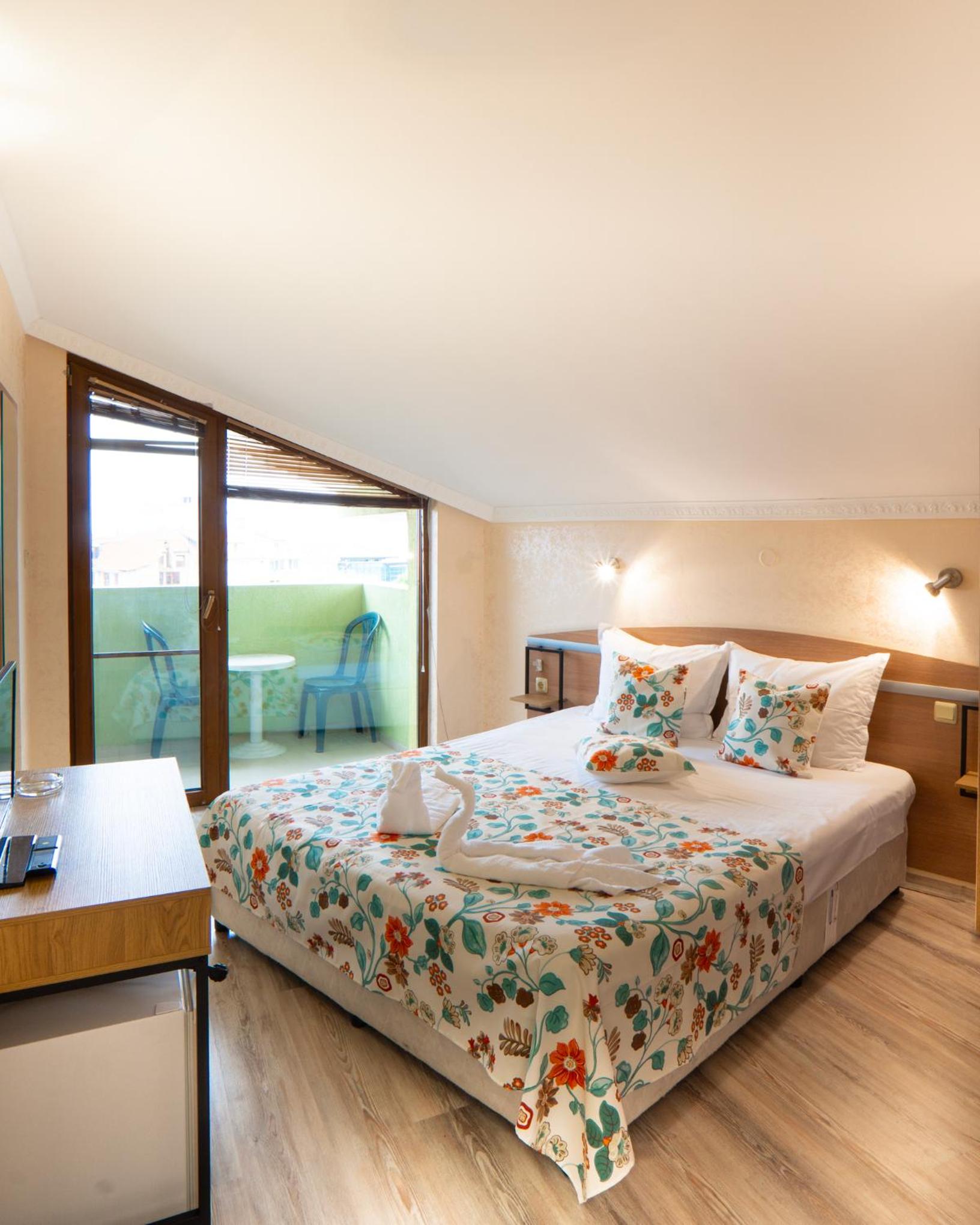 Double Room with Sea View - Attic photo 1
