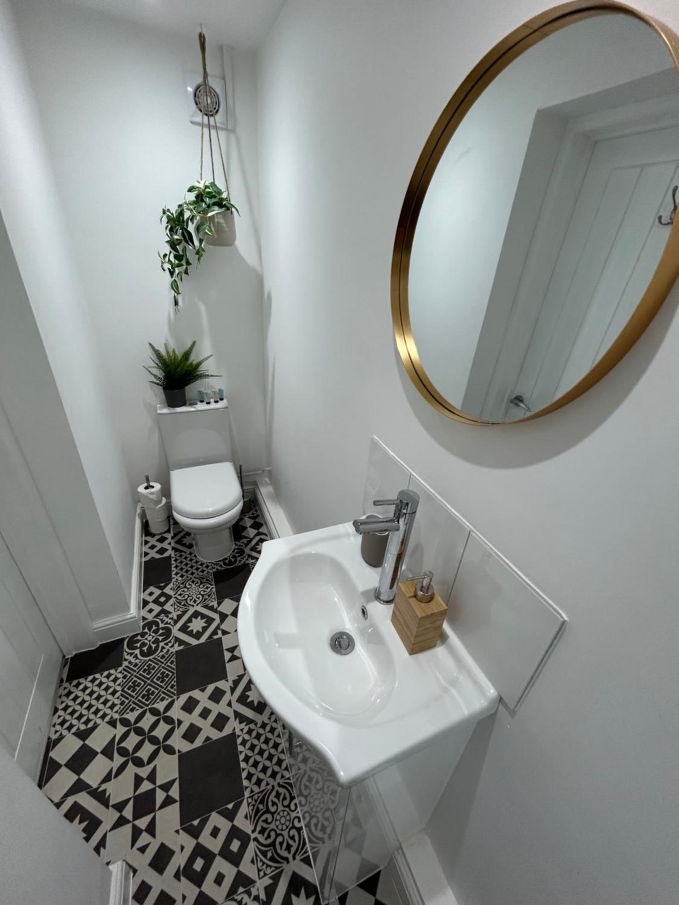 Double Room with Private Bathroom - Photo 2