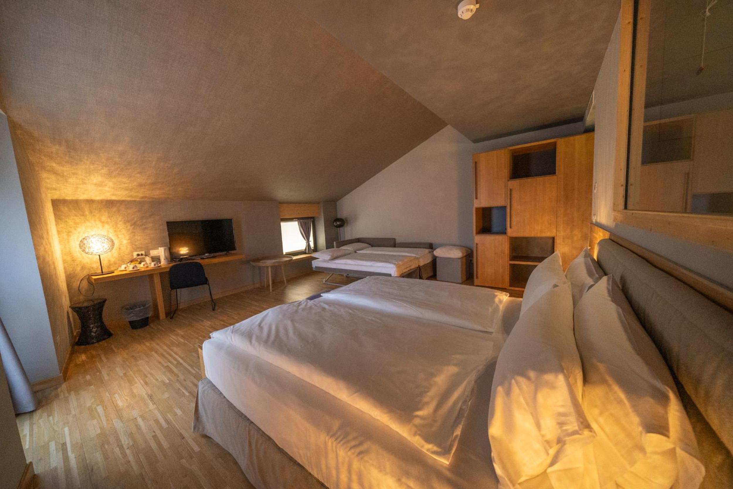 Deluxe Quadruple Room