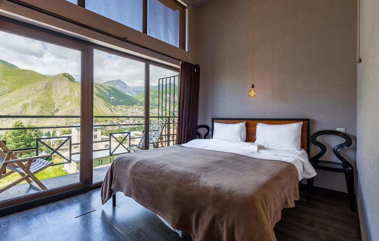 Double Room with Mountain View - Photo 1