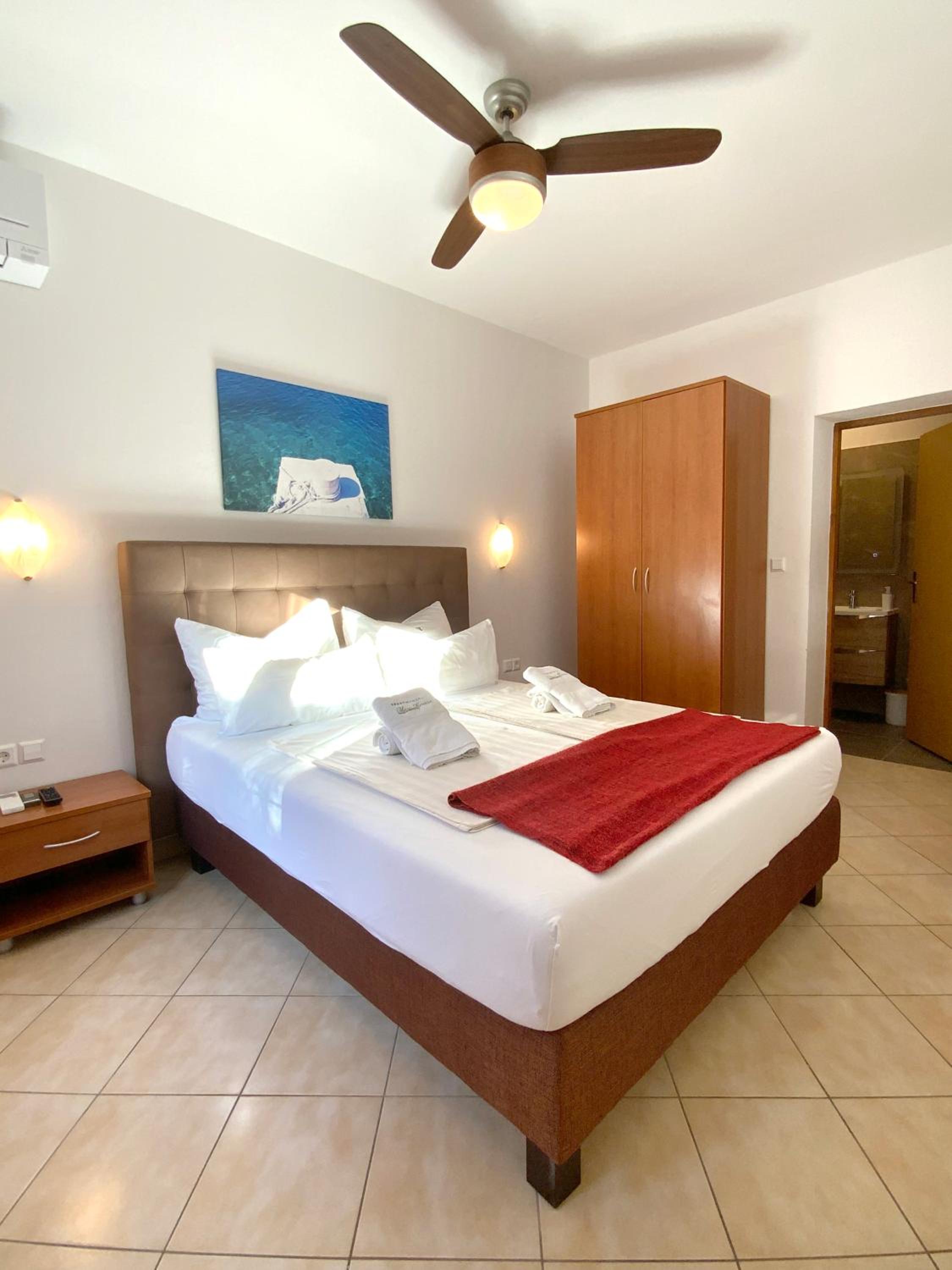 One-Bedroom Apartment with Terrace 1 - Photo 1