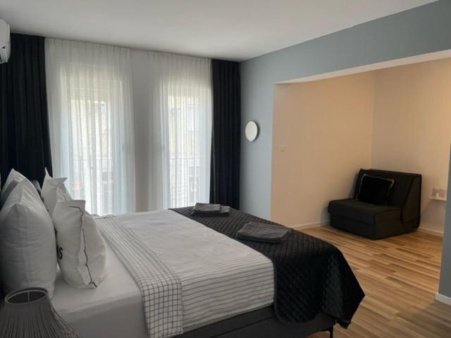 Apartment photo 2