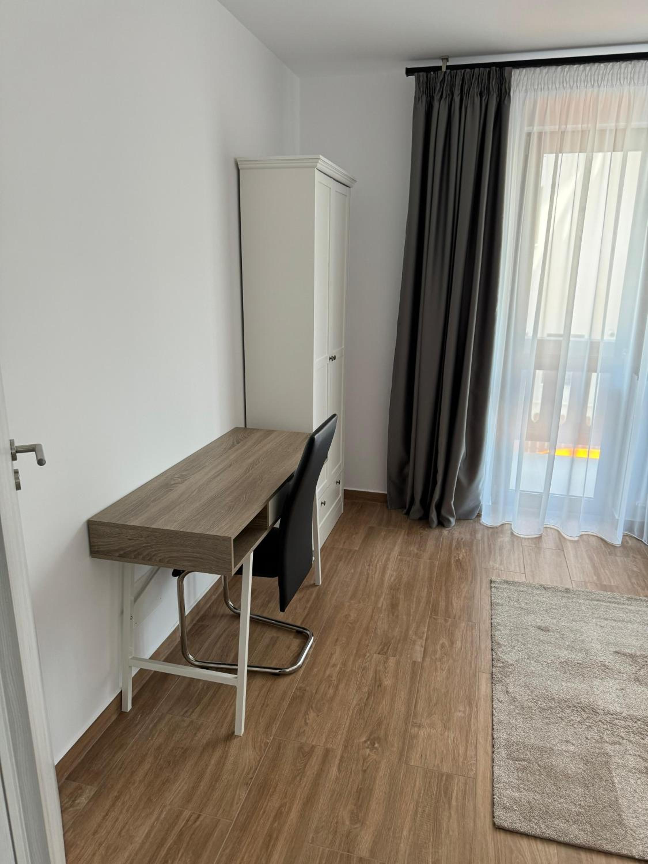 One-Bedroom Apartment photo 3