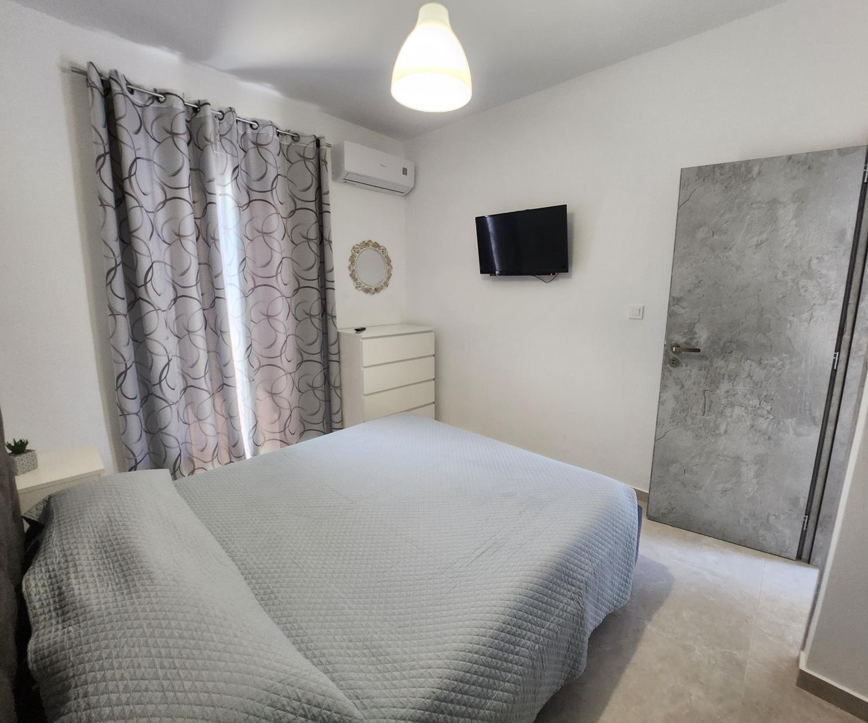 Apartment with Mountain View photo 1