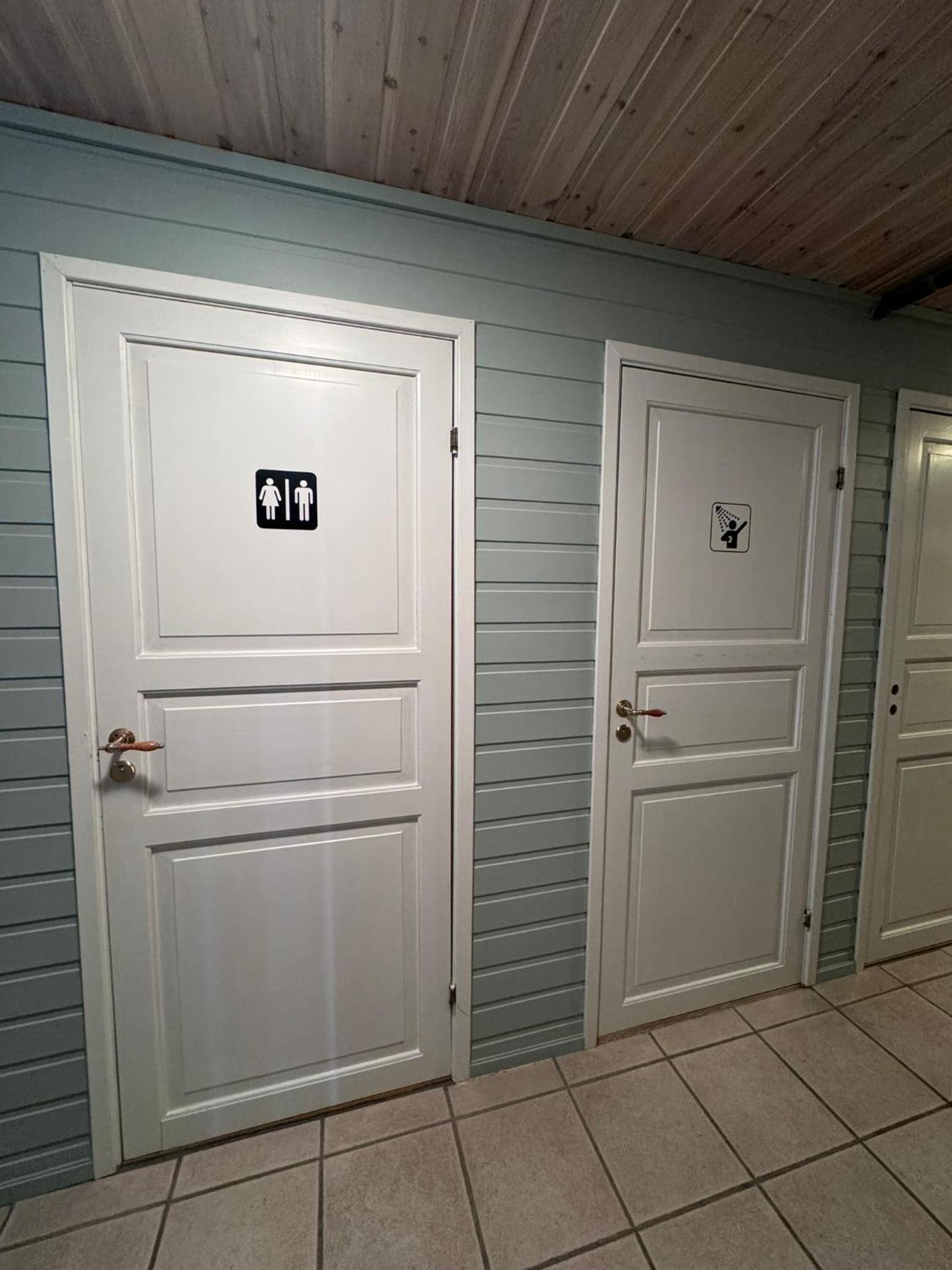 Double or Twin Room with Shared Bathroom photo 2