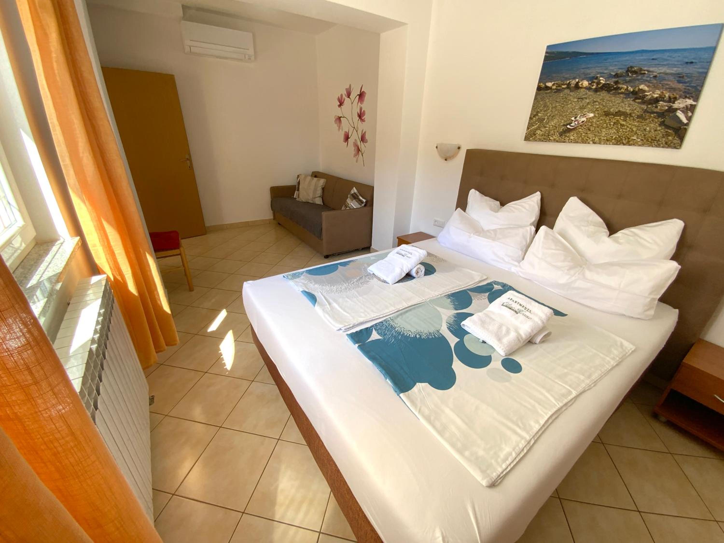 Two-Bedroom Apartment with Terrace - Photo 6