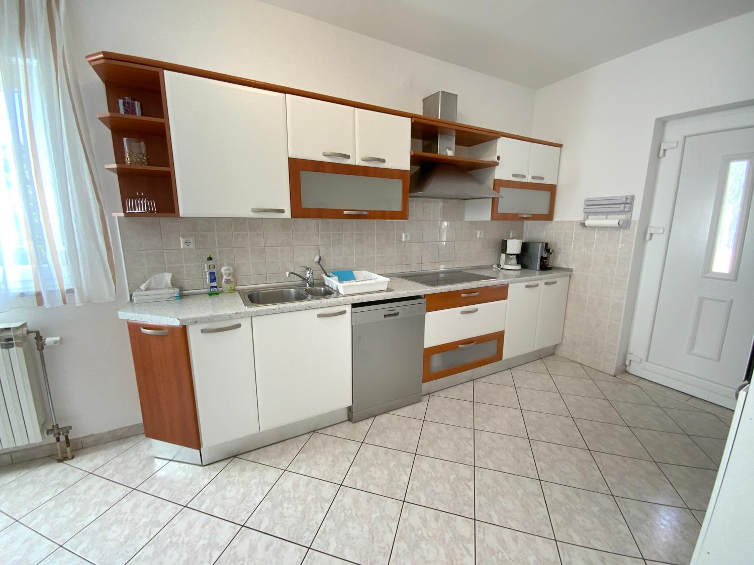 Two-Bedroom Apartment with Sea View - Photo 6