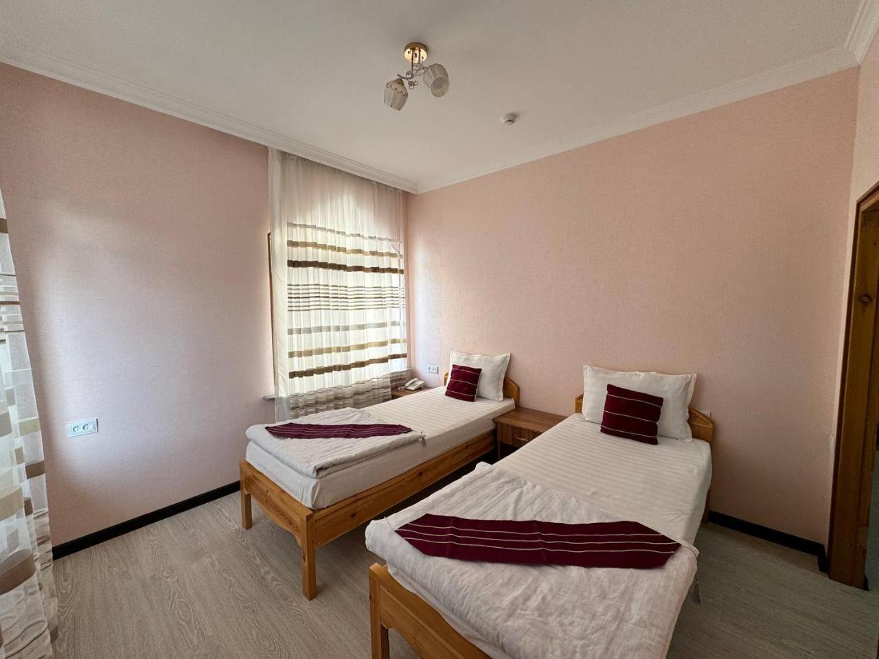 Quadruple Room with Private Bathroom photo 2