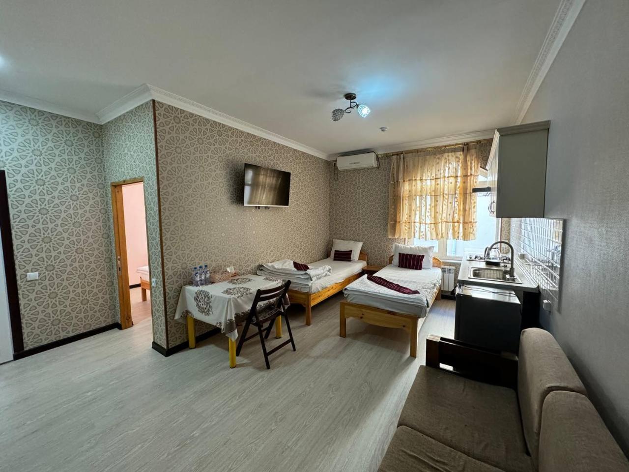 Quadruple Room with Private Bathroom photo 3