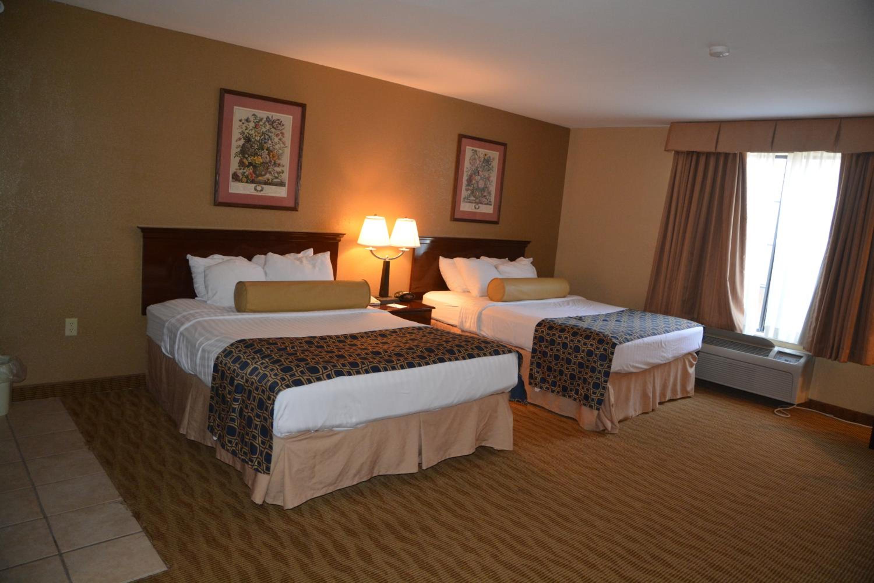 Queen Room with Two Queen Beds - Pet Friendly photo 1