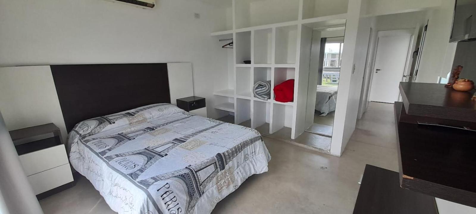 Three-Bedroom House photo 3