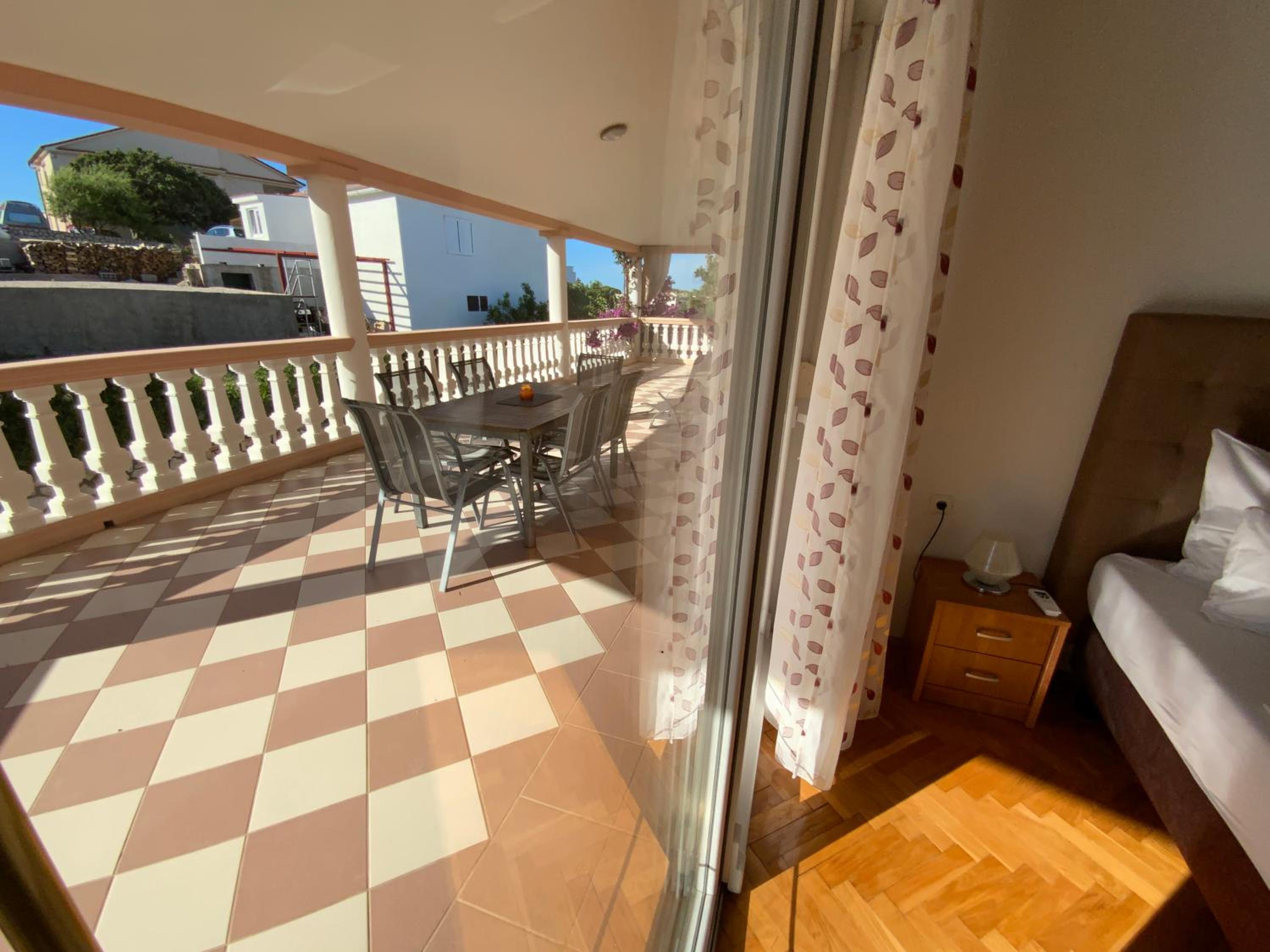 Two-Bedroom Apartment with Sea View - Photo 3