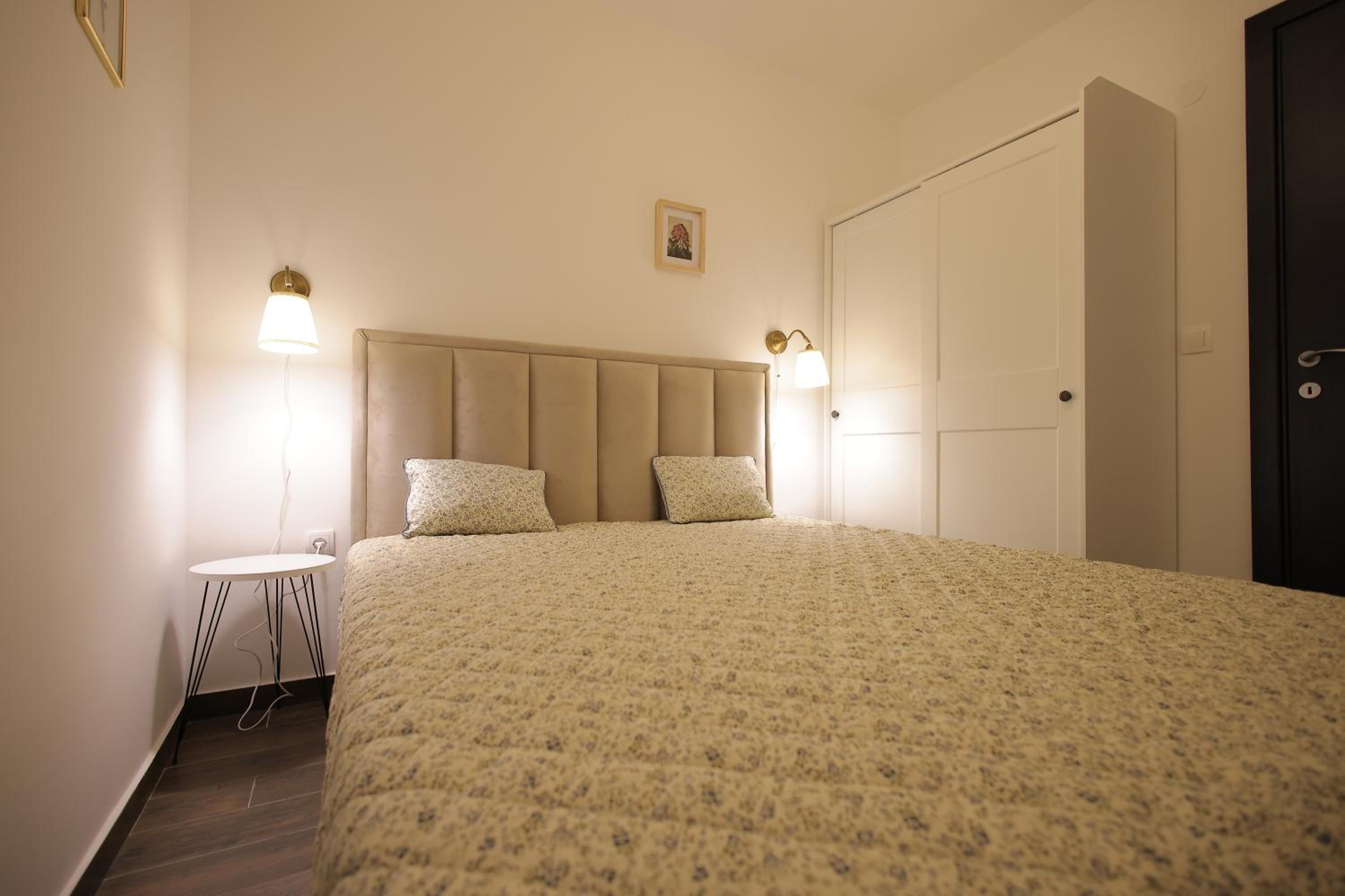 One-Bedroom Apartment with View photo 1
