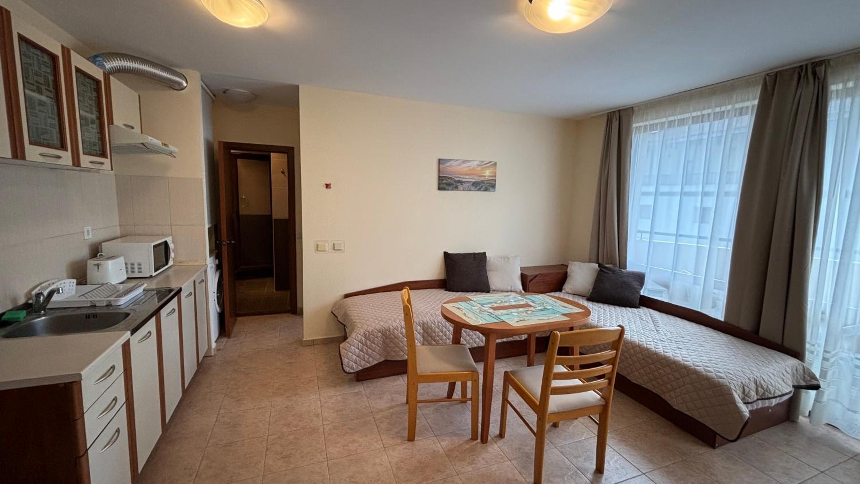One-Bedroom Apartment photo 1