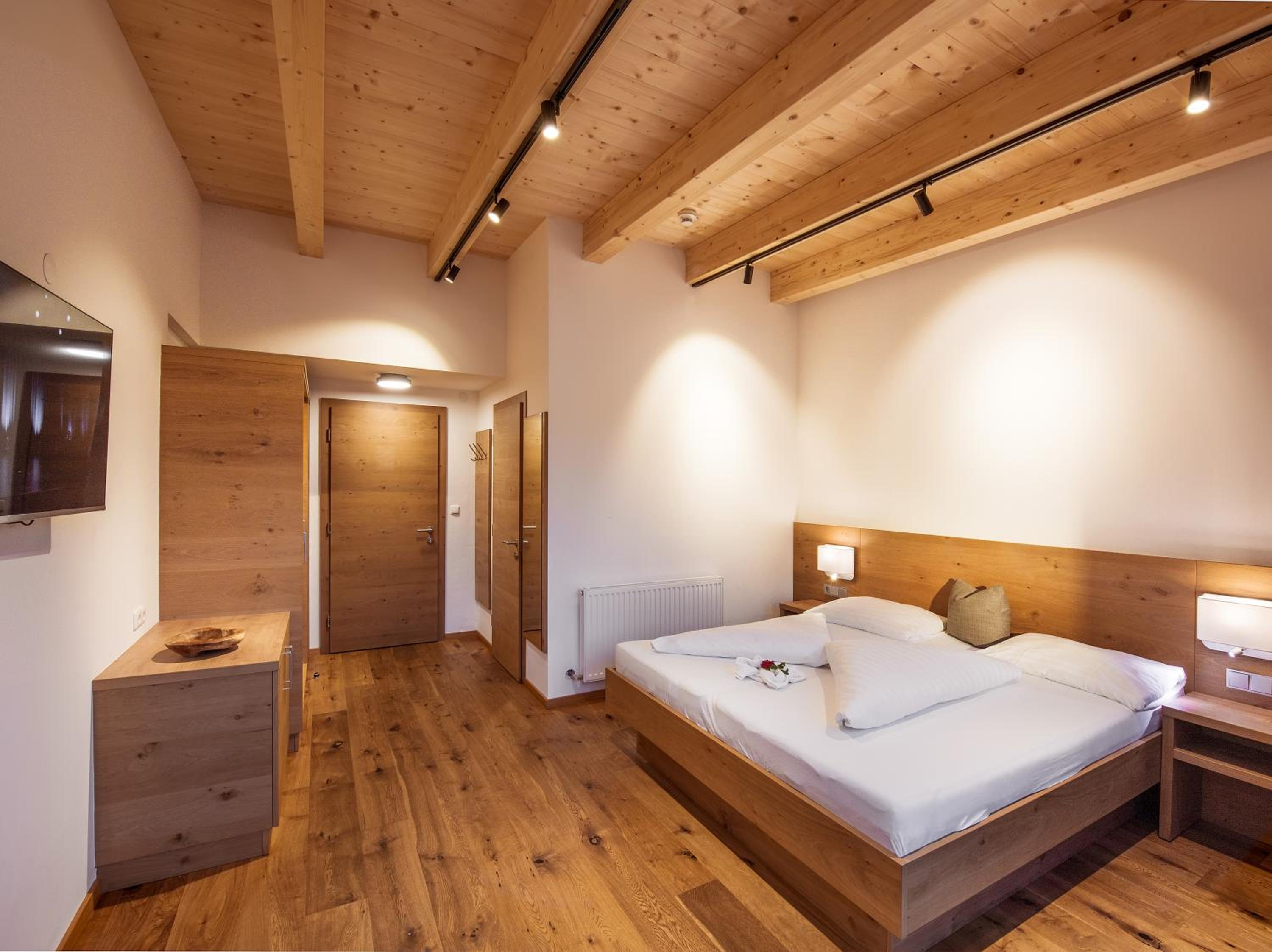 Two-Bedroom Deluxe Apartment with Balcony photo 2