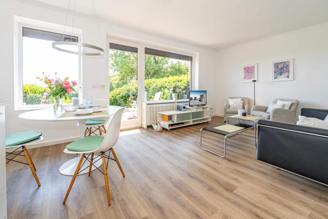 Apartment with Terrace photo 1