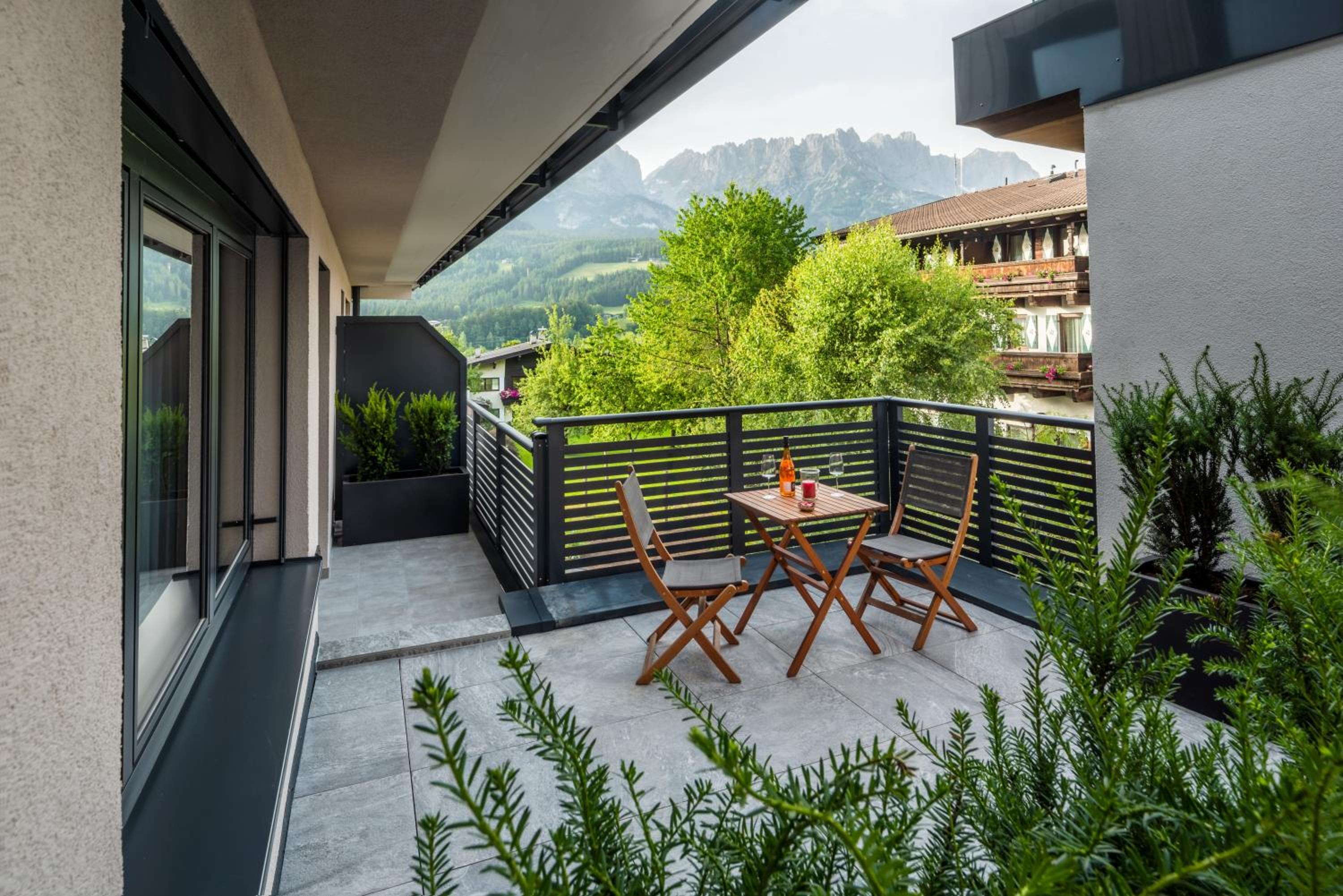 One-Bedroom Apartment with Terrace photo 2